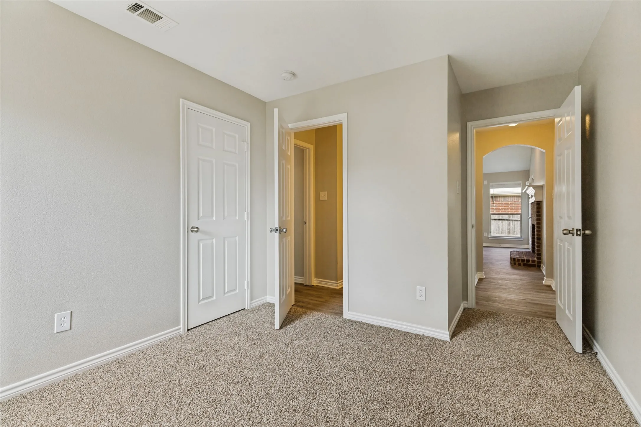 Single Family Residence For Rent in Tarrant County , 417 Brookhollow Lane, Saginaw, Texas 76131, 3 Bedroom, 2 Bathroom, 2 Garage spaces, 1,614 Sqft, built in 2010, mls#21389385, Real Estate Agent in Saginaw, Homes For Rent in Tarrant county, Homes For Rent in Saginaw, Realtor in Saginaw Texas, Real Estate Brokerage Independent Realty Texas, Luminita Cordes Realtor