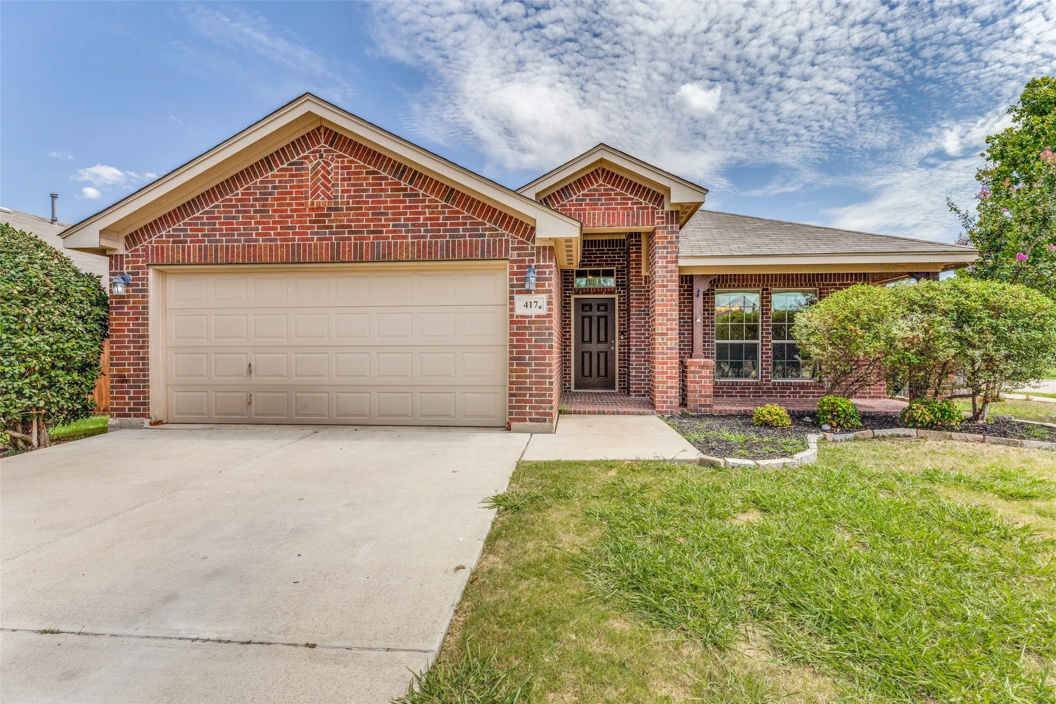 Single Family Residence For Rent in Tarrant County , 417 Brookhollow Lane, Saginaw, Texas 76131, 3 Bedroom, 2 Bathroom, 2 Garage spaces, 1,614 Sqft, built in 2010, mls#21389385, Real Estate Agent in Saginaw, Homes For Rent in Tarrant county, Homes For Rent in Saginaw, Realtor in Saginaw Texas, Real Estate Brokerage Independent Realty Texas, Luminita Cordes Realtor