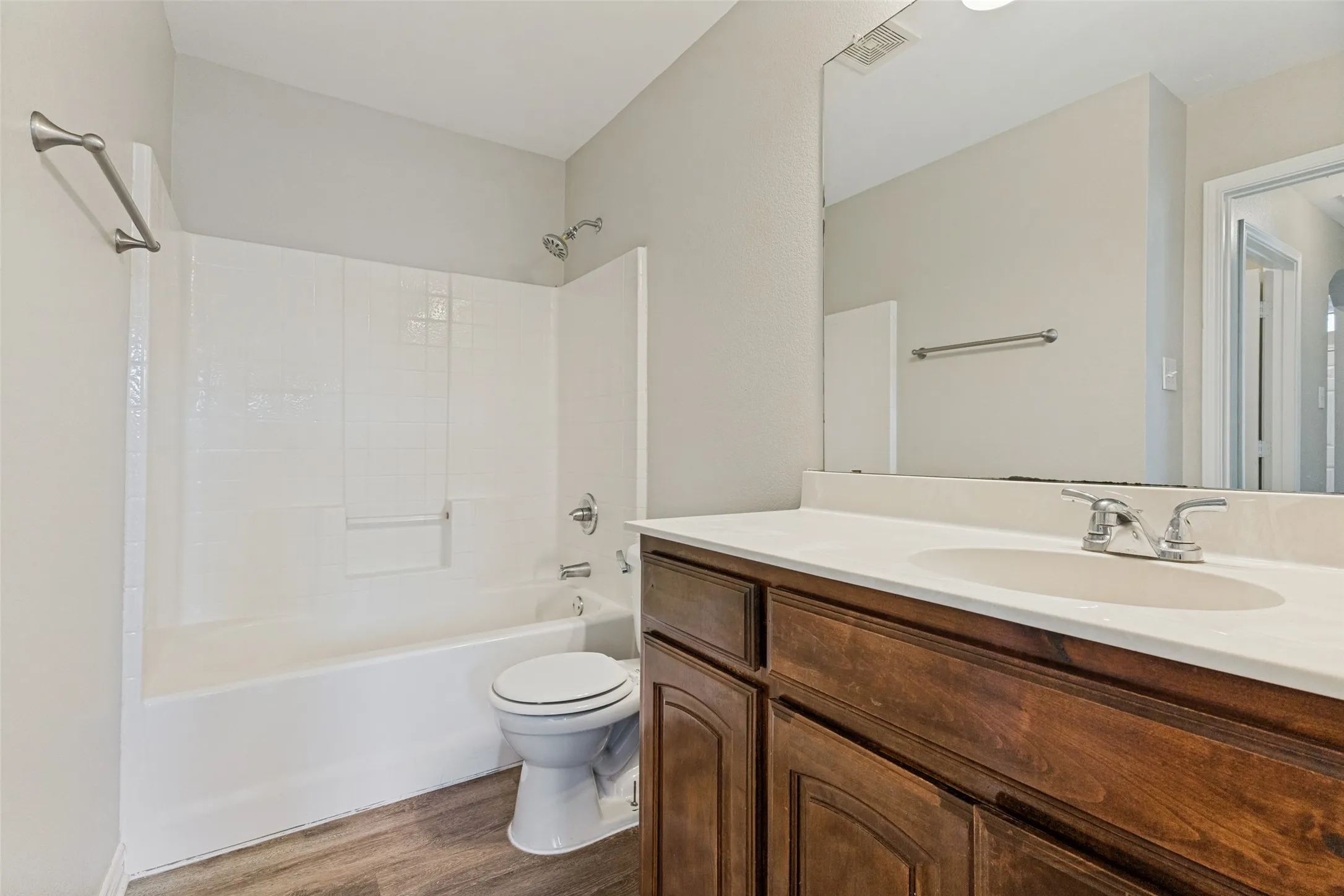 Single Family Residence For Rent in Tarrant County , 417 Brookhollow Lane, Saginaw, Texas 76131, 3 Bedroom, 2 Bathroom, 2 Garage spaces, 1,614 Sqft, built in 2010, mls#21389385, Real Estate Agent in Saginaw, Homes For Rent in Tarrant county, Homes For Rent in Saginaw, Realtor in Saginaw Texas, Real Estate Brokerage Independent Realty Texas, Luminita Cordes Realtor