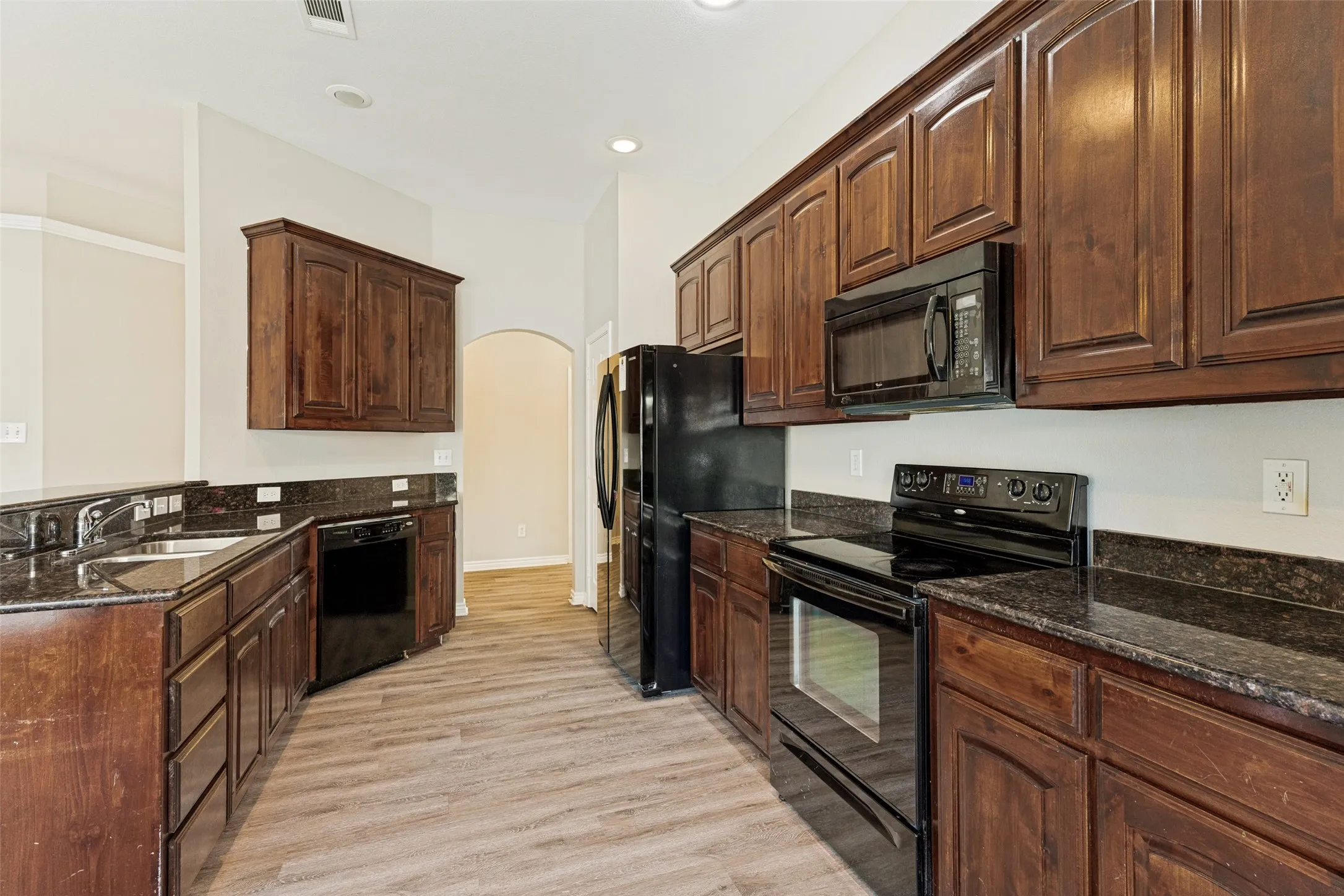 Single Family Residence For Rent in Tarrant County , 417 Brookhollow Lane, Saginaw, Texas 76131, 3 Bedroom, 2 Bathroom, 2 Garage spaces, 1,614 Sqft, built in 2010, mls#21389385, Real Estate Agent in Saginaw, Homes For Rent in Tarrant county, Homes For Rent in Saginaw, Realtor in Saginaw Texas, Real Estate Brokerage Independent Realty Texas, Luminita Cordes Realtor