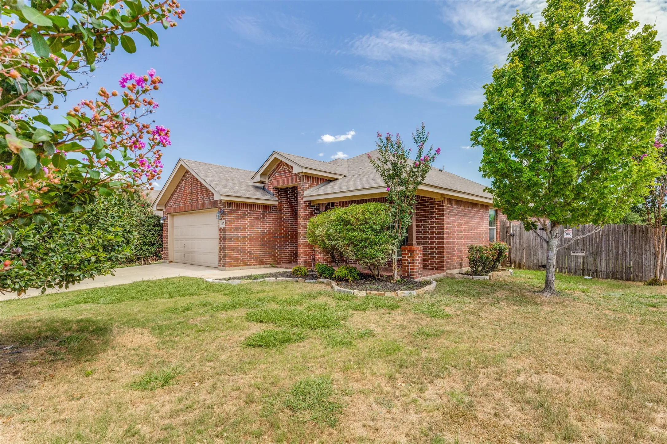 Single Family Residence For Rent in Tarrant County , 417 Brookhollow Lane, Saginaw, Texas 76131, 3 Bedroom, 2 Bathroom, 2 Garage spaces, 1,614 Sqft, built in 2010, mls#21389385, Real Estate Agent in Saginaw, Homes For Rent in Tarrant county, Homes For Rent in Saginaw, Realtor in Saginaw Texas, Real Estate Brokerage Independent Realty Texas, Luminita Cordes Realtor