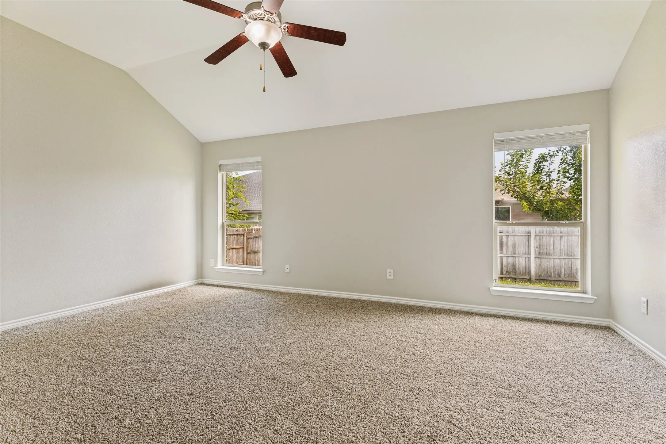 Single Family Residence For Rent in Tarrant County , 417 Brookhollow Lane, Saginaw, Texas 76131, 3 Bedroom, 2 Bathroom, 2 Garage spaces, 1,614 Sqft, built in 2010, mls#21389385, Real Estate Agent in Saginaw, Homes For Rent in Tarrant county, Homes For Rent in Saginaw, Realtor in Saginaw Texas, Real Estate Brokerage Independent Realty Texas, Luminita Cordes Realtor