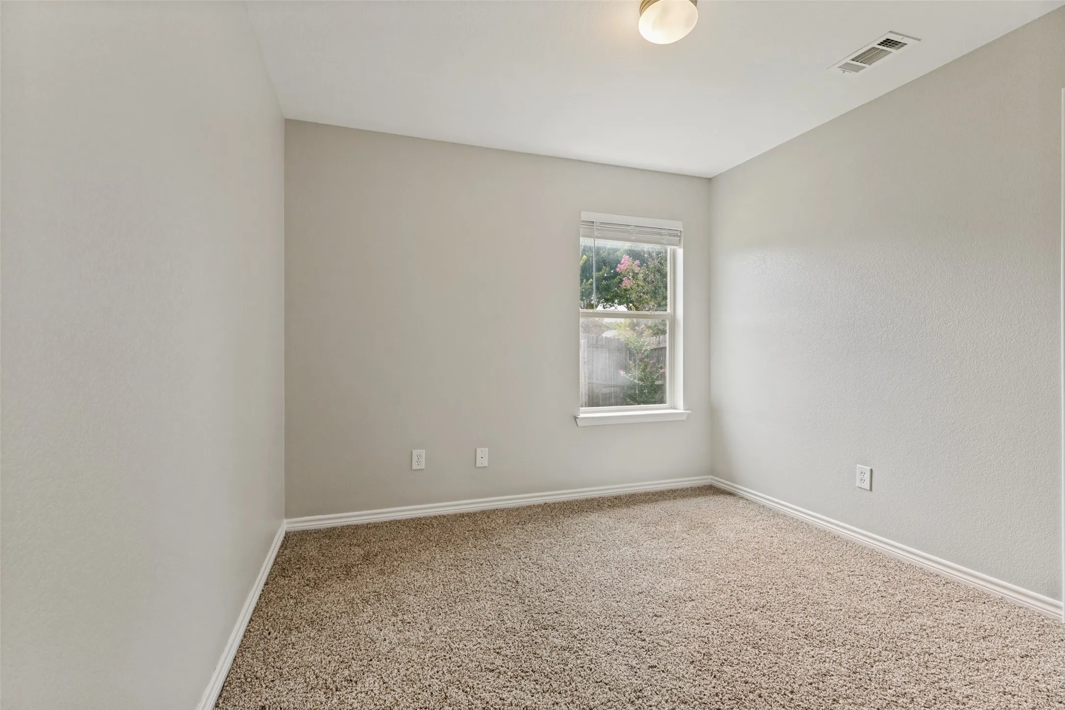 Single Family Residence For Rent in Tarrant County , 417 Brookhollow Lane, Saginaw, Texas 76131, 3 Bedroom, 2 Bathroom, 2 Garage spaces, 1,614 Sqft, built in 2010, mls#21389385, Real Estate Agent in Saginaw, Homes For Rent in Tarrant county, Homes For Rent in Saginaw, Realtor in Saginaw Texas, Real Estate Brokerage Independent Realty Texas, Luminita Cordes Realtor