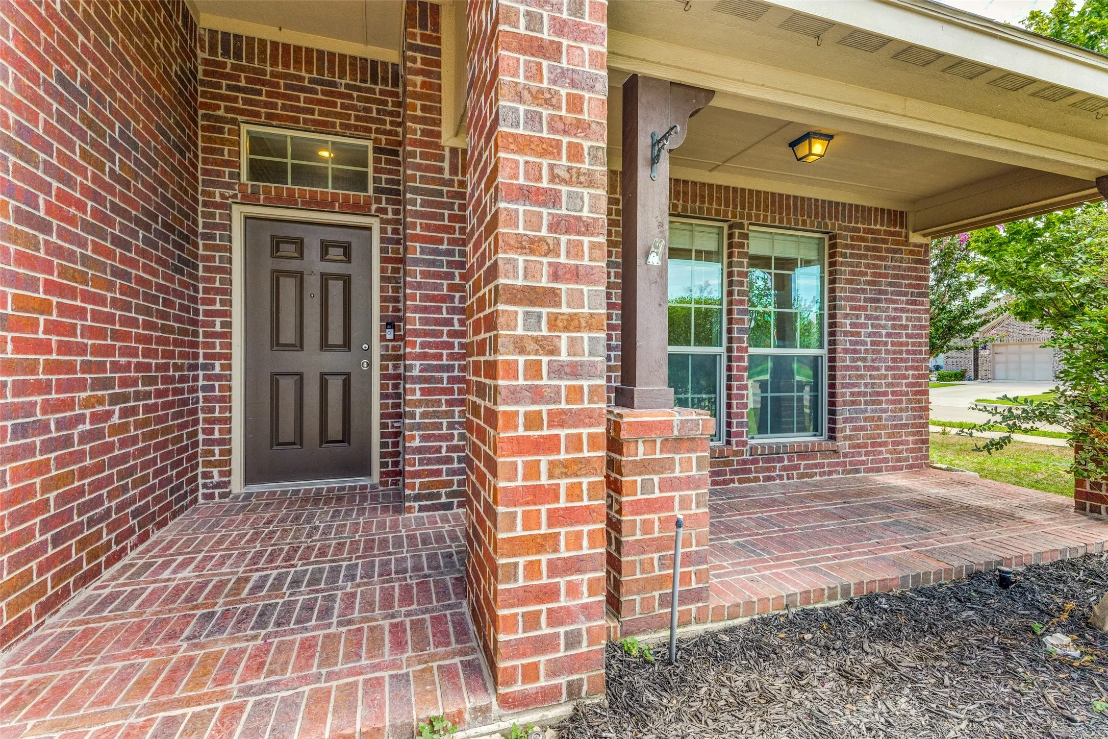 Single Family Residence For Rent in Tarrant County , 417 Brookhollow Lane, Saginaw, Texas 76131, 3 Bedroom, 2 Bathroom, 2 Garage spaces, 1,614 Sqft, built in 2010, mls#21389385, Real Estate Agent in Saginaw, Homes For Rent in Tarrant county, Homes For Rent in Saginaw, Realtor in Saginaw Texas, Real Estate Brokerage Independent Realty Texas, Luminita Cordes Realtor