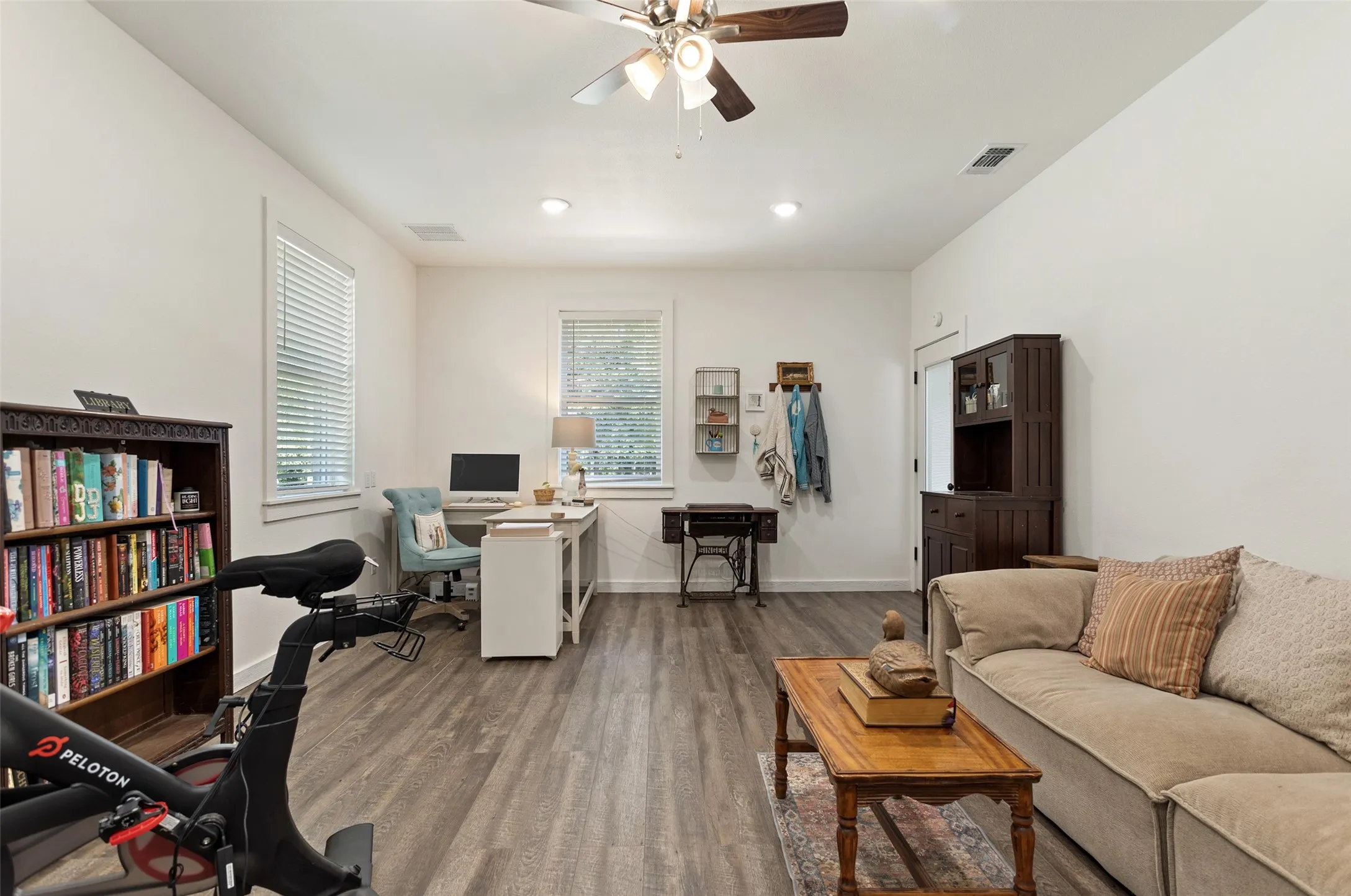 Single Family Residence For Sale in Wood County , 129 County Road 4847, Winnsboro, Texas 75494, 3 Bedroom, 2 Bathroom, 1 Garage spaces, 1,975 Sqft, built in 2021, mls#21389297, Real Estate Agent in Winnsboro, Homes For Sale in Wood county, Homes For Sale in Winnsboro, Realtor in Winnsboro Texas, Real Estate Brokerage Independent Realty Texas, Luminita Cordes Realtor