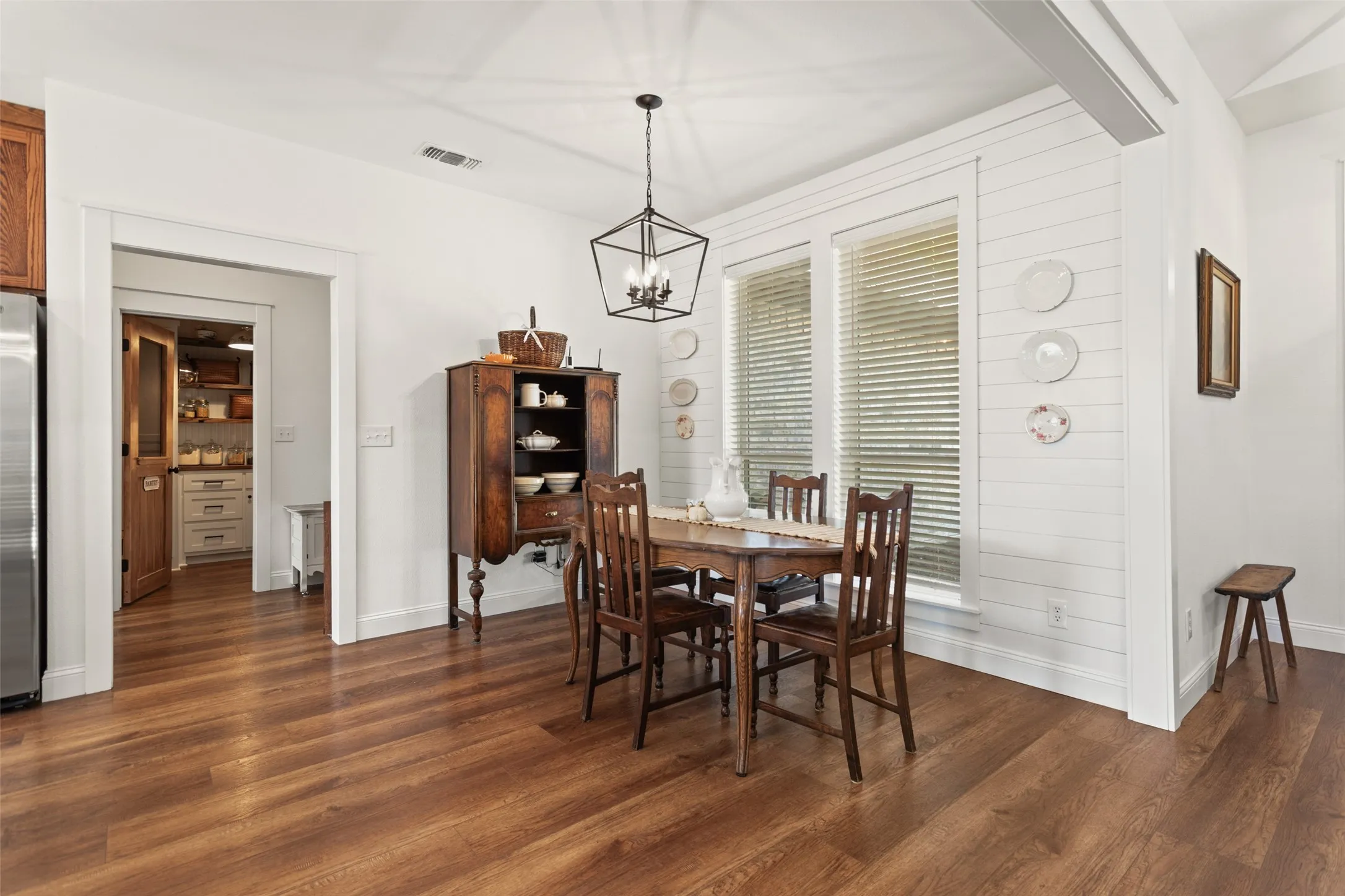 Single Family Residence For Sale in Wood County , 129 County Road 4847, Winnsboro, Texas 75494, 3 Bedroom, 2 Bathroom, 1 Garage spaces, 1,975 Sqft, built in 2021, mls#21389297, Real Estate Agent in Winnsboro, Homes For Sale in Wood county, Homes For Sale in Winnsboro, Realtor in Winnsboro Texas, Real Estate Brokerage Independent Realty Texas, Luminita Cordes Realtor