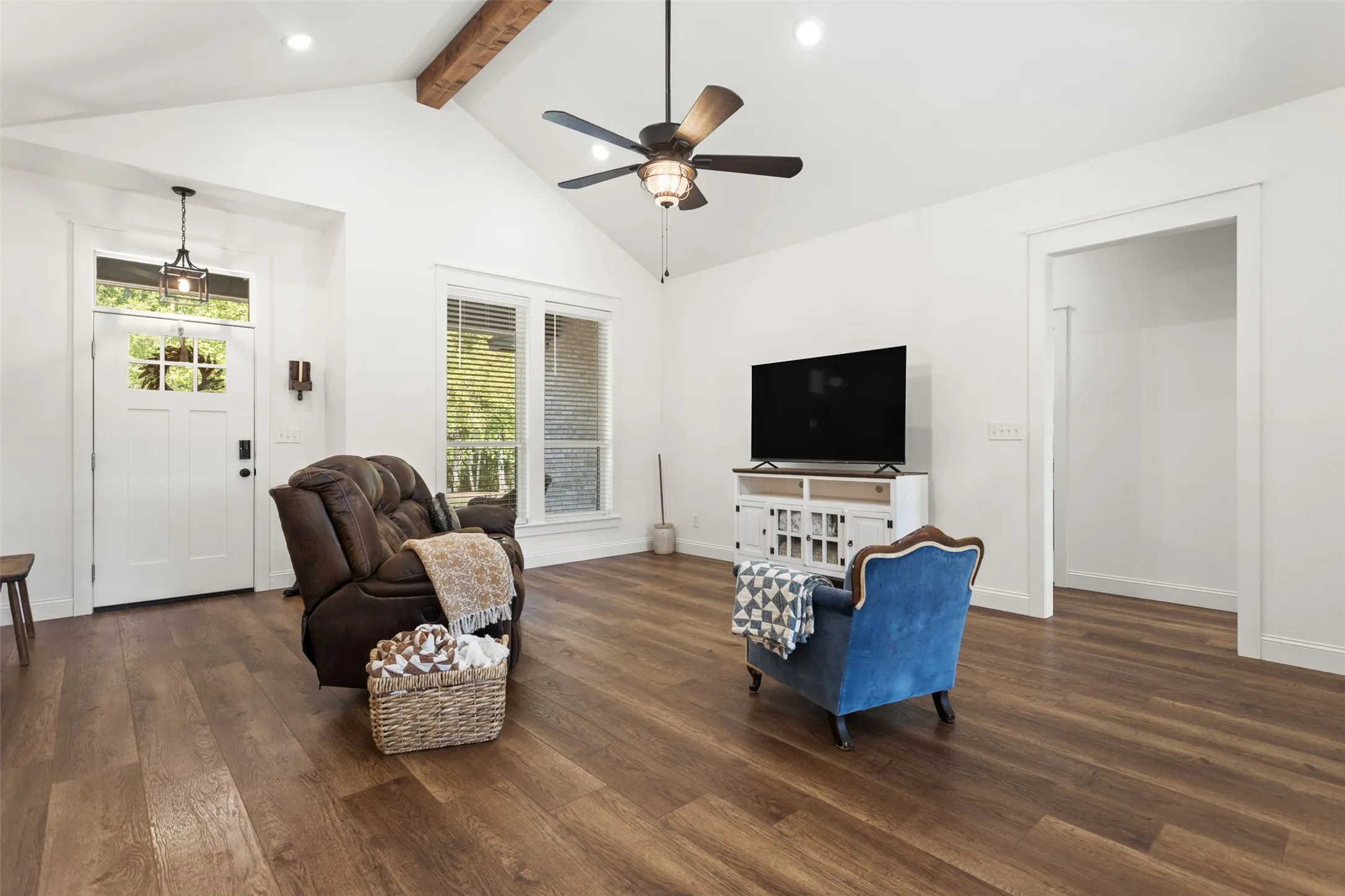 Single Family Residence For Sale in Wood County , 129 County Road 4847, Winnsboro, Texas 75494, 3 Bedroom, 2 Bathroom, 1 Garage spaces, 1,975 Sqft, built in 2021, mls#21389297, Real Estate Agent in Winnsboro, Homes For Sale in Wood county, Homes For Sale in Winnsboro, Realtor in Winnsboro Texas, Real Estate Brokerage Independent Realty Texas, Luminita Cordes Realtor
