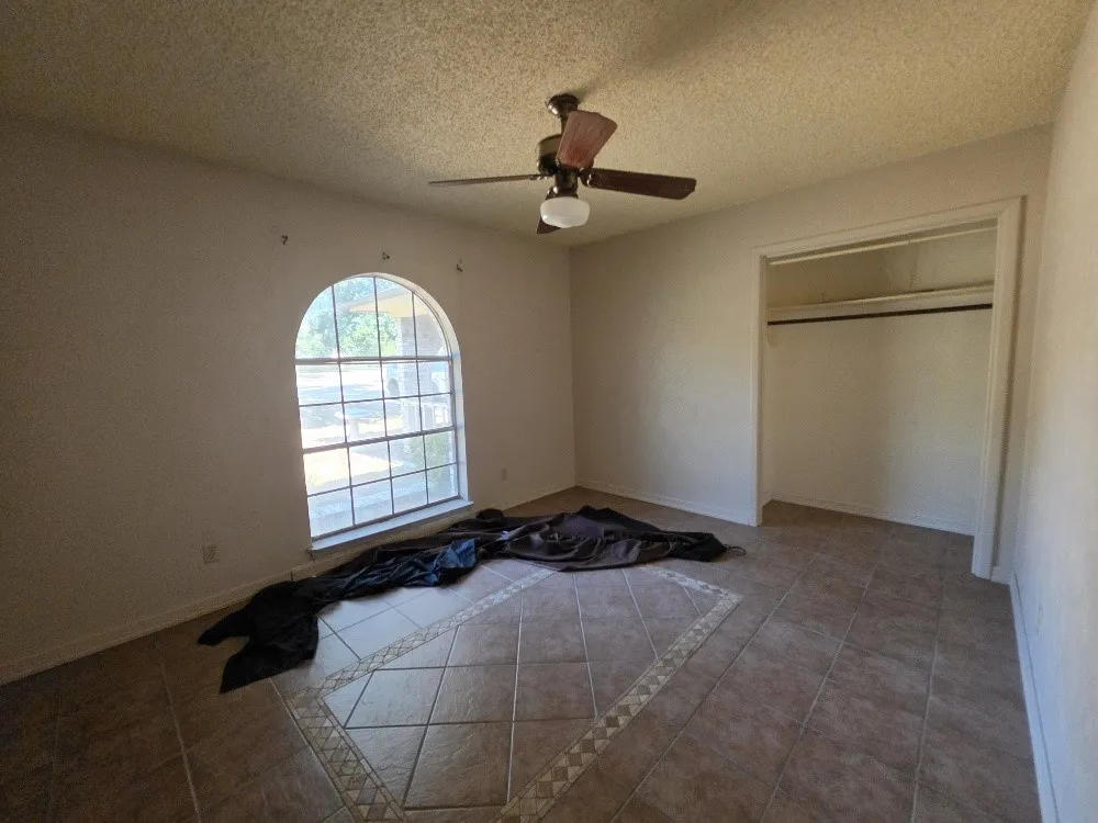 Single Family Residence For Sale in Johnson County , 719 Ridgeway Road, Joshua, Texas 76058, 3 Bedroom, 2 Bathroom, Garage spaces, 1,536 Sqft, built in 1972, mls#21389333, Real Estate Agent in Joshua, Homes For Sale in Johnson county, Homes For Sale in Joshua, Realtor in Joshua Texas, Real Estate Brokerage Independent Realty Texas, Luminita Cordes Realtor