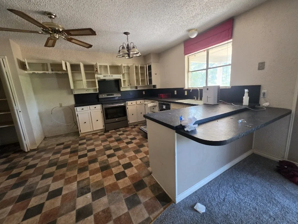 Single Family Residence For Sale in Johnson County , 719 Ridgeway Road, Joshua, Texas 76058, 3 Bedroom, 2 Bathroom, Garage spaces, 1,536 Sqft, built in 1972, mls#21389333, Real Estate Agent in Joshua, Homes For Sale in Johnson county, Homes For Sale in Joshua, Realtor in Joshua Texas, Real Estate Brokerage Independent Realty Texas, Luminita Cordes Realtor