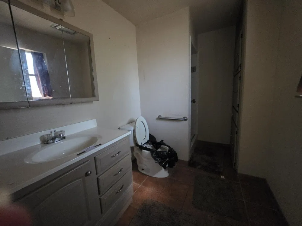 Single Family Residence For Sale in Johnson County , 719 Ridgeway Road, Joshua, Texas 76058, 3 Bedroom, 2 Bathroom, Garage spaces, 1,536 Sqft, built in 1972, mls#21389333, Real Estate Agent in Joshua, Homes For Sale in Johnson county, Homes For Sale in Joshua, Realtor in Joshua Texas, Real Estate Brokerage Independent Realty Texas, Luminita Cordes Realtor