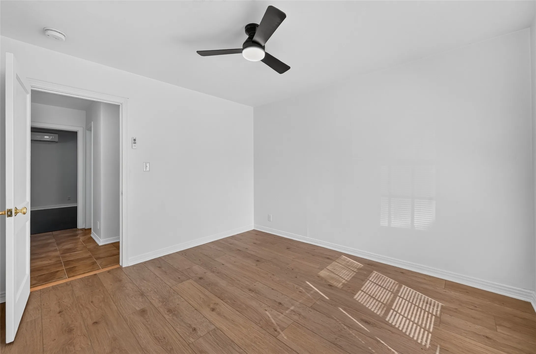 Single Family Residence For Sale in Tarrant County , 7420 Arlie Avenue, Fort Worth, Texas 76116, 3 Bedroom, 2 Bathroom, 1 Garage spaces, 1,322 Sqft, built in 1950, mls#21383208, Real Estate Agent in Fort Worth, Homes For Sale in Tarrant county, Homes For Sale in Fort Worth, Realtor in Fort Worth Texas, Real Estate Brokerage Independent Realty Texas, Luminita Cordes Realtor