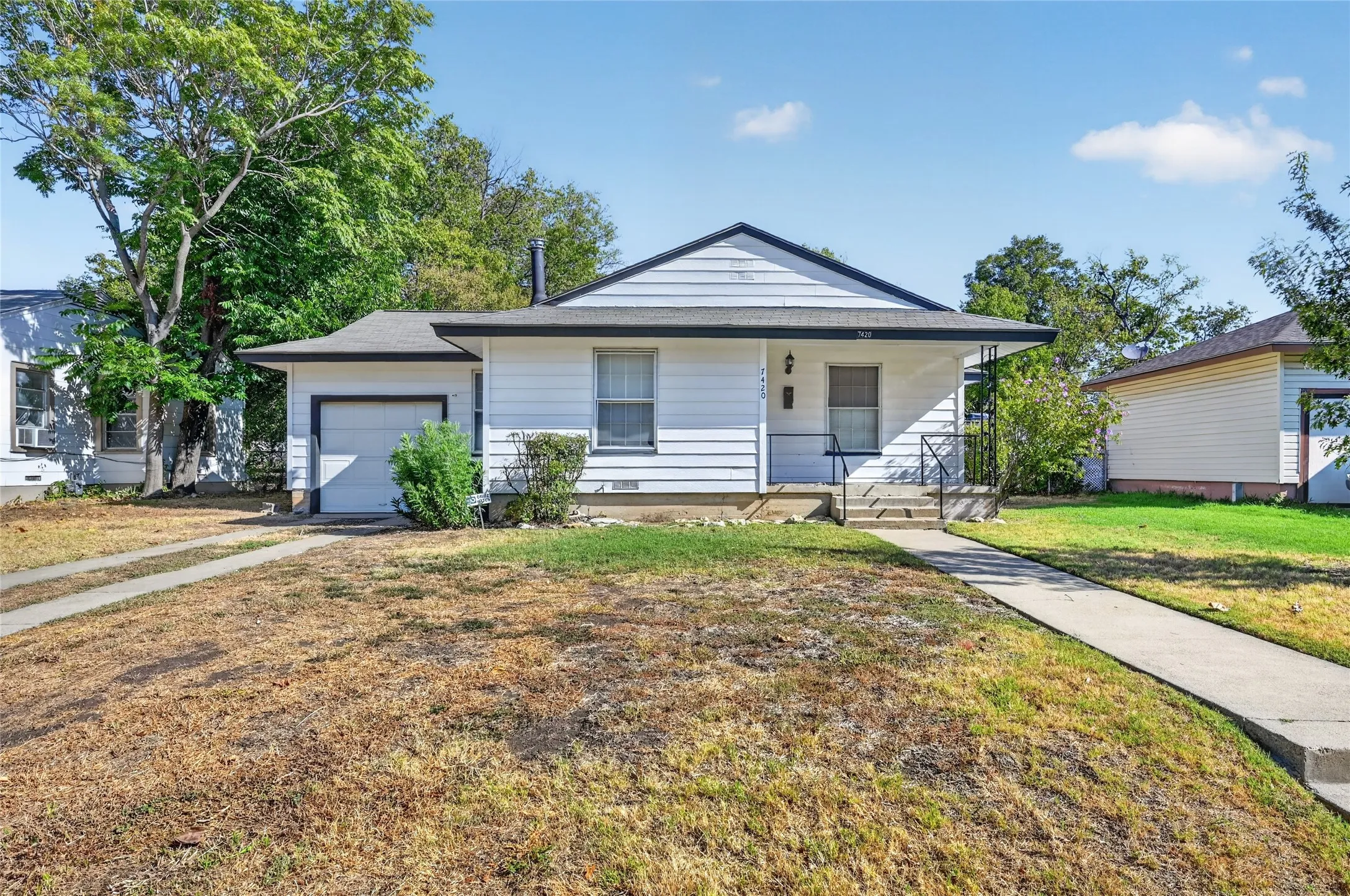 Single Family Residence For Sale in Tarrant County , 7420 Arlie Avenue, Fort Worth, Texas 76116, 3 Bedroom, 2 Bathroom, 1 Garage spaces, 1,322 Sqft, built in 1950, mls#21383208, Real Estate Agent in Fort Worth, Homes For Sale in Tarrant county, Homes For Sale in Fort Worth, Realtor in Fort Worth Texas, Real Estate Brokerage Independent Realty Texas, Luminita Cordes Realtor