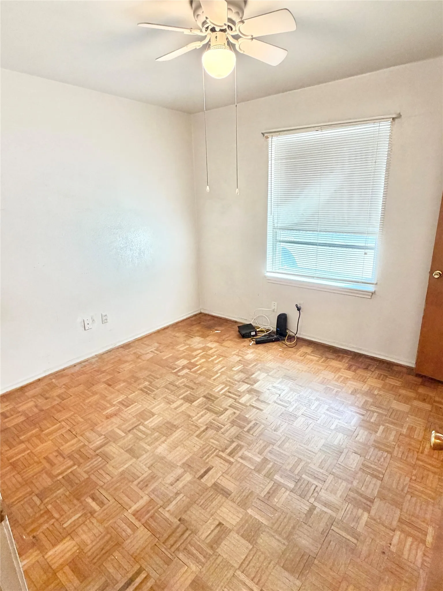 Single Family Residence For Sale in Dallas County , 2414 Himes Street, Irving, Texas 75060, 3 Bedroom, 2 Bathroom, 1 Garage spaces, 1,786 Sqft, built in 1957, mls#21389368, Real Estate Agent in Irving, Homes For Sale in Dallas county, Homes For Sale in Irving, Realtor in Irving Texas, Real Estate Brokerage Independent Realty Texas, Luminita Cordes Realtor