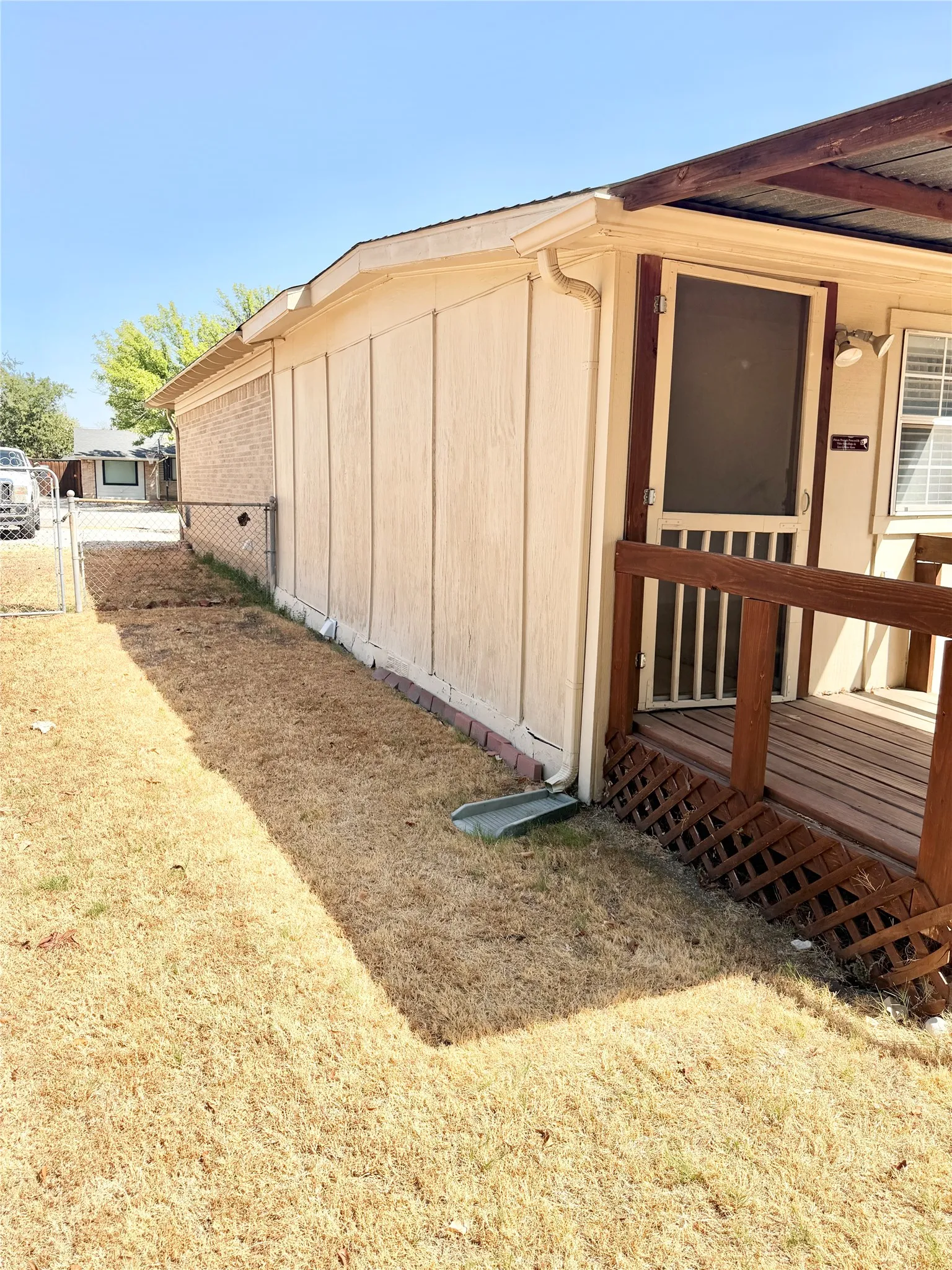 Single Family Residence For Sale in Dallas County , 2414 Himes Street, Irving, Texas 75060, 3 Bedroom, 2 Bathroom, 1 Garage spaces, 1,786 Sqft, built in 1957, mls#21389368, Real Estate Agent in Irving, Homes For Sale in Dallas county, Homes For Sale in Irving, Realtor in Irving Texas, Real Estate Brokerage Independent Realty Texas, Luminita Cordes Realtor