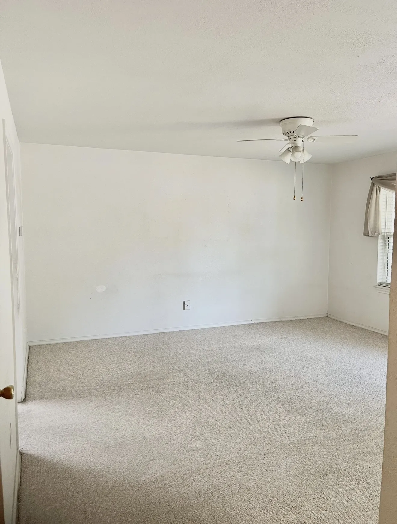 Single Family Residence For Sale in Dallas County , 2414 Himes Street, Irving, Texas 75060, 3 Bedroom, 2 Bathroom, 1 Garage spaces, 1,786 Sqft, built in 1957, mls#21389368, Real Estate Agent in Irving, Homes For Sale in Dallas county, Homes For Sale in Irving, Realtor in Irving Texas, Real Estate Brokerage Independent Realty Texas, Luminita Cordes Realtor