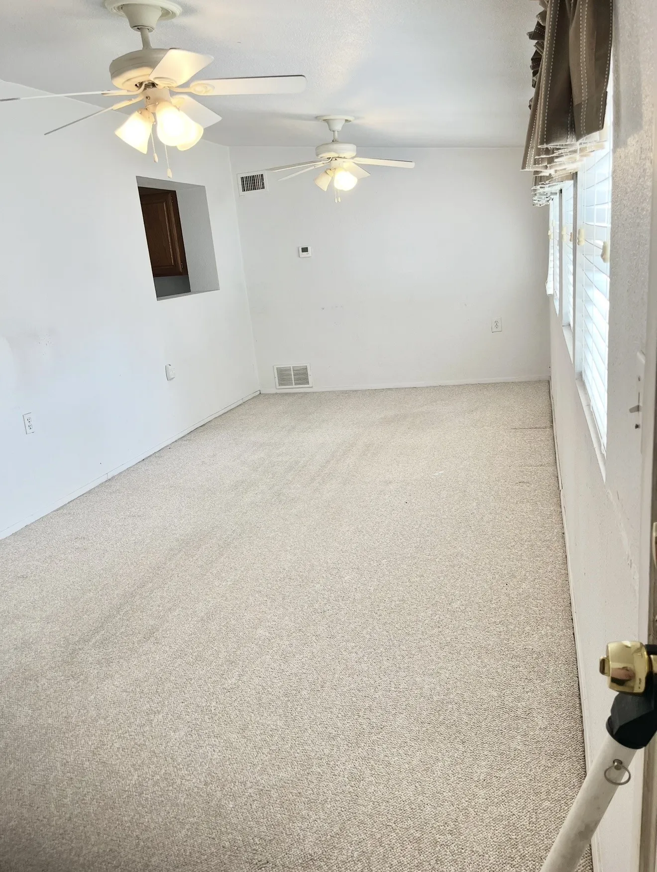 Single Family Residence For Sale in Dallas County , 2414 Himes Street, Irving, Texas 75060, 3 Bedroom, 2 Bathroom, 1 Garage spaces, 1,786 Sqft, built in 1957, mls#21389368, Real Estate Agent in Irving, Homes For Sale in Dallas county, Homes For Sale in Irving, Realtor in Irving Texas, Real Estate Brokerage Independent Realty Texas, Luminita Cordes Realtor
