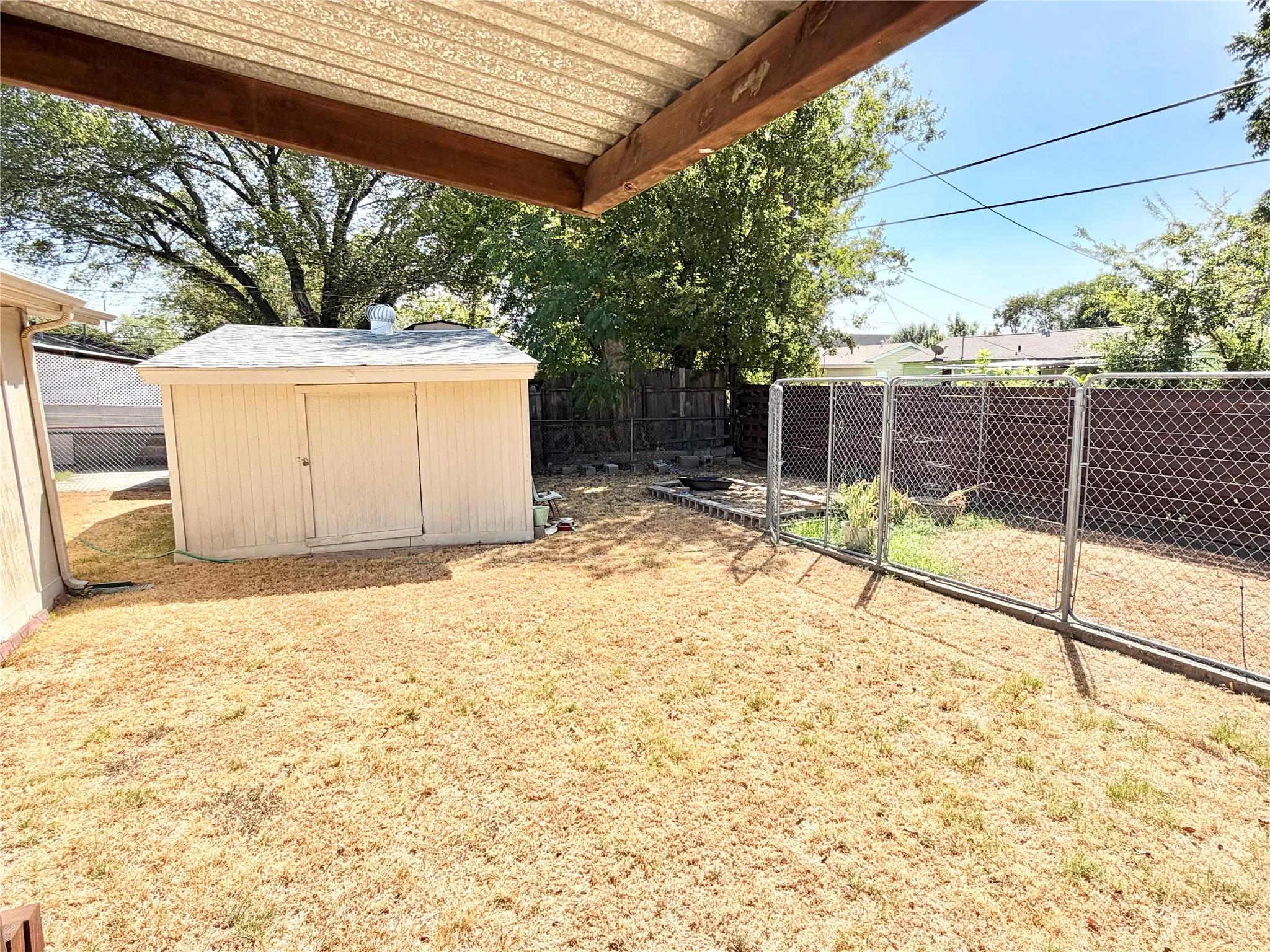 Single Family Residence For Sale in Dallas County , 2414 Himes Street, Irving, Texas 75060, 3 Bedroom, 2 Bathroom, 1 Garage spaces, 1,786 Sqft, built in 1957, mls#21389368, Real Estate Agent in Irving, Homes For Sale in Dallas county, Homes For Sale in Irving, Realtor in Irving Texas, Real Estate Brokerage Independent Realty Texas, Luminita Cordes Realtor