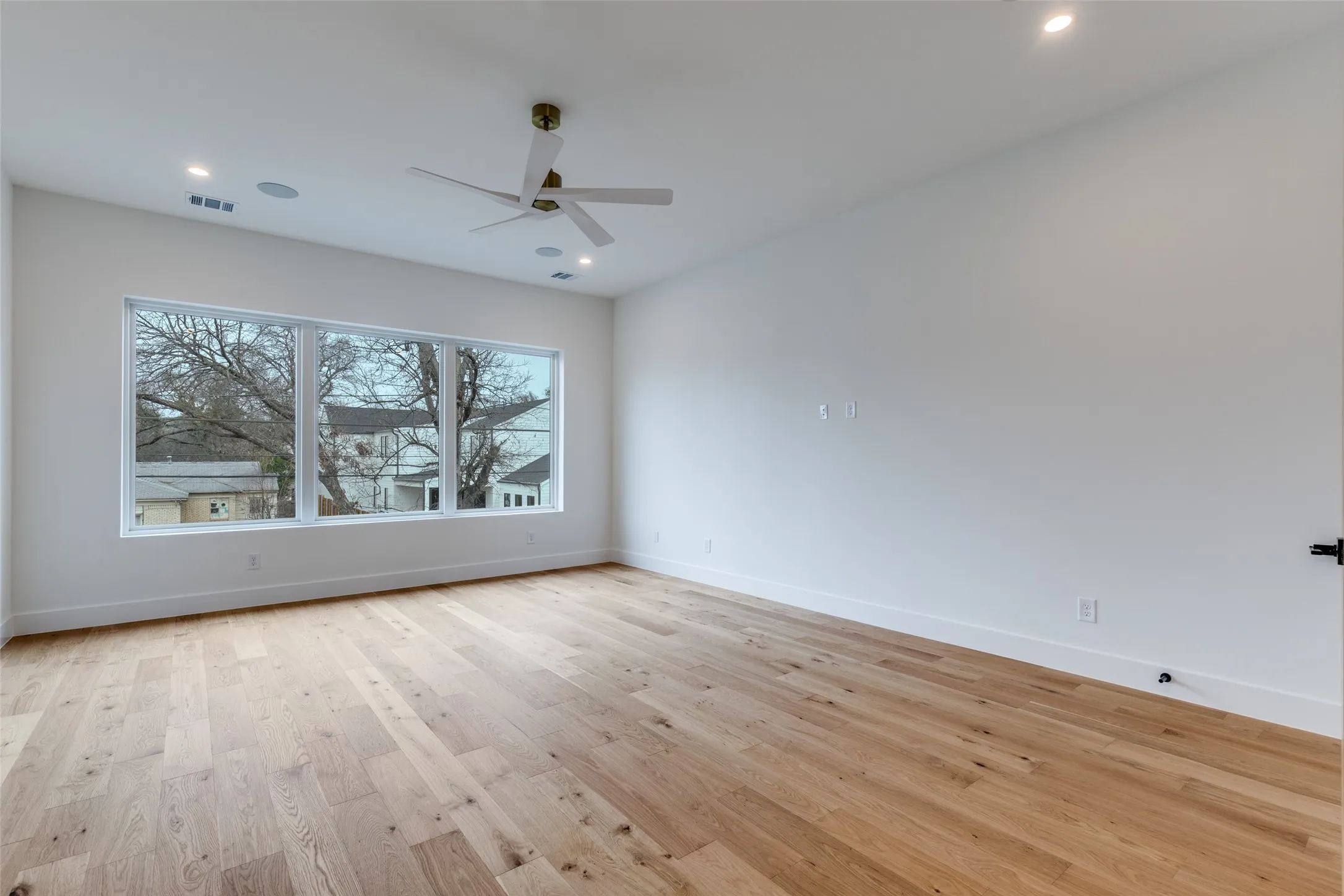 Single Family Residence For Sale in Dallas County , 3733 Manana Drive, Dallas, Texas 75220, 5 Bedroom, 6 Bathroom, 2 Garage spaces, 4,696 Sqft, built in 2026, mls#21389332, Real Estate Agent in Dallas, Homes For Sale in Dallas county, Homes For Sale in Dallas, Realtor in Dallas Texas, Real Estate Brokerage Independent Realty Texas, Luminita Cordes Realtor