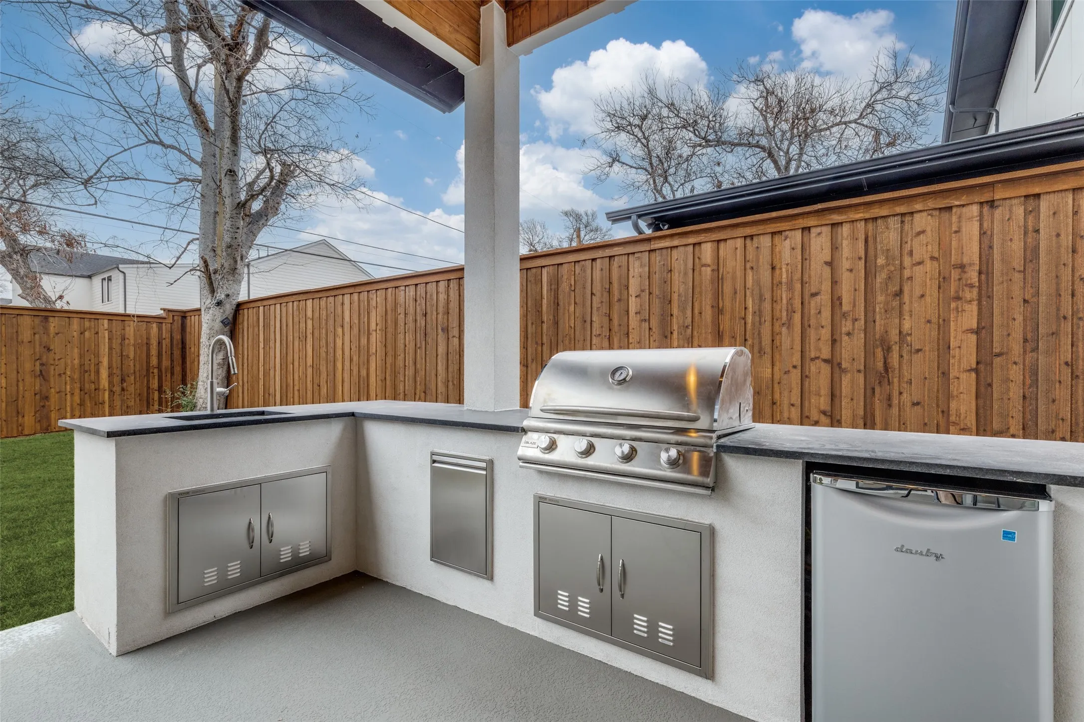 Single Family Residence For Sale in Dallas County , 3733 Manana Drive, Dallas, Texas 75220, 5 Bedroom, 6 Bathroom, 2 Garage spaces, 4,696 Sqft, built in 2026, mls#21389332, Real Estate Agent in Dallas, Homes For Sale in Dallas county, Homes For Sale in Dallas, Realtor in Dallas Texas, Real Estate Brokerage Independent Realty Texas, Luminita Cordes Realtor