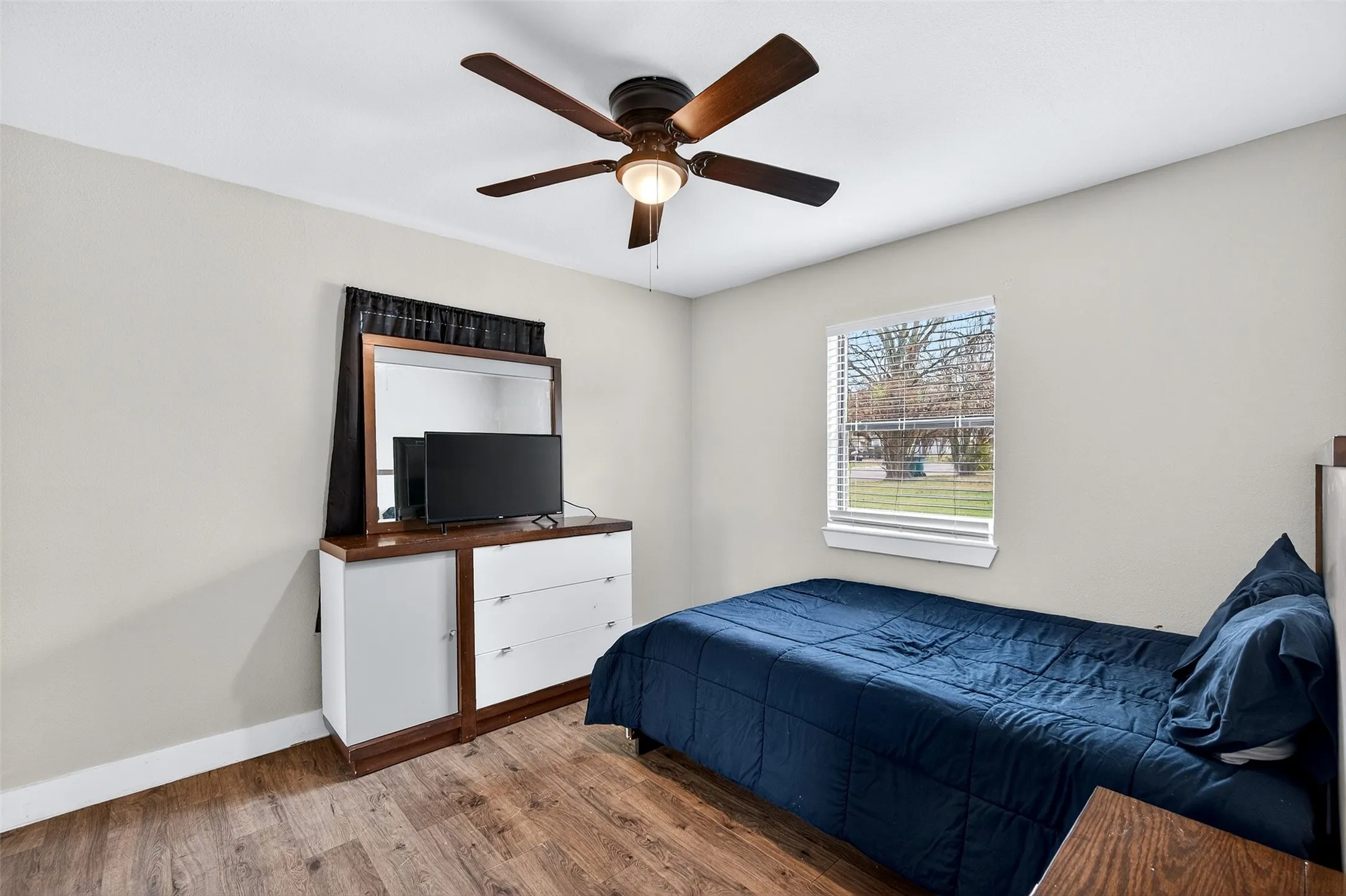 Single Family Residence For Sale in Grayson County , 604 E Summit Street, Sherman, Texas 75090, 4 Bedroom, 3 Bathroom, Garage spaces, 1,482 Sqft, built in 1960, mls#21389353, Real Estate Agent in Sherman, Homes For Sale in Grayson county, Homes For Sale in Sherman, Realtor in Sherman Texas, Real Estate Brokerage Independent Realty Texas, Luminita Cordes Realtor