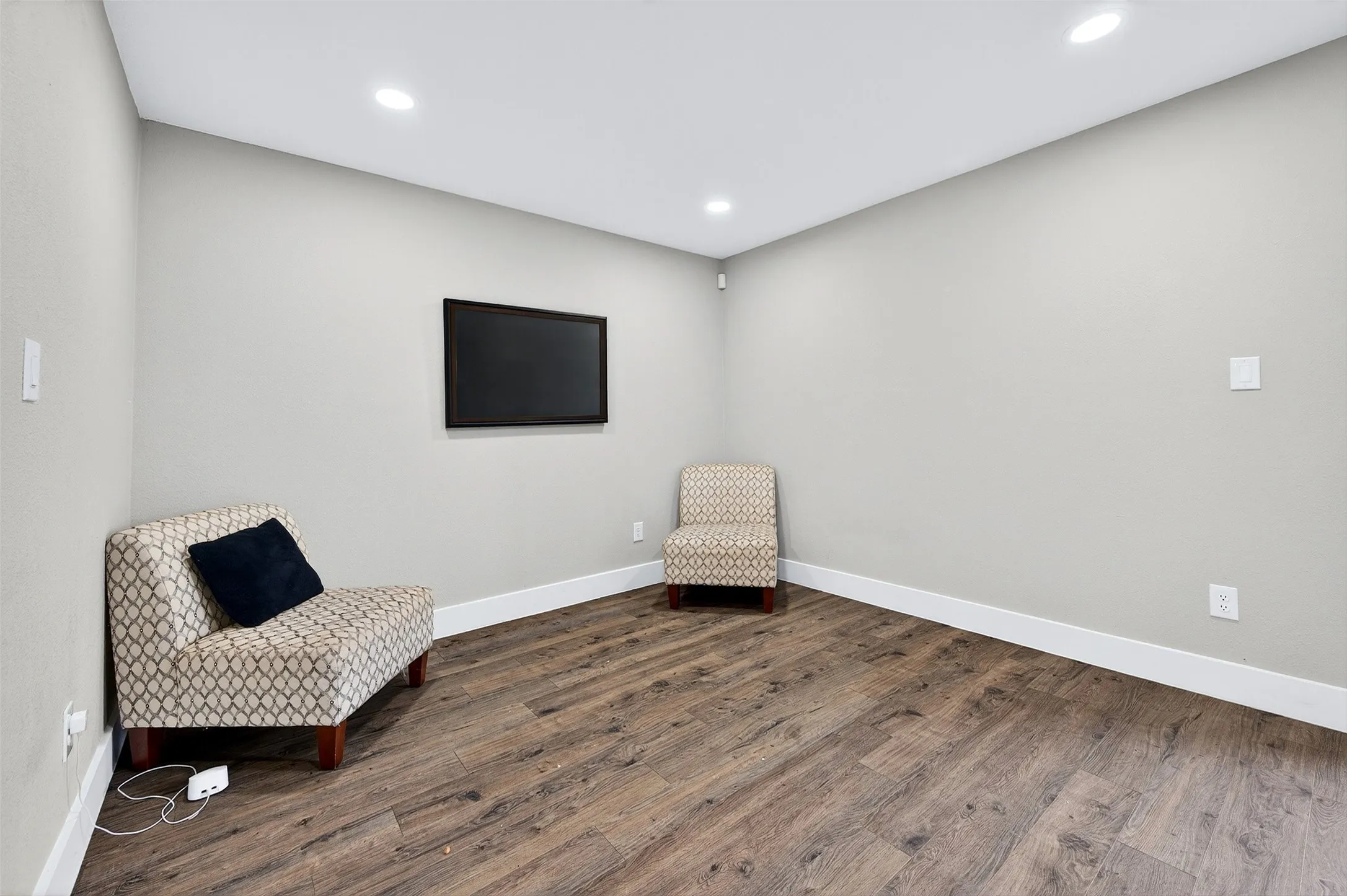 Single Family Residence For Sale in Grayson County , 604 E Summit Street, Sherman, Texas 75090, 4 Bedroom, 3 Bathroom, Garage spaces, 1,482 Sqft, built in 1960, mls#21389353, Real Estate Agent in Sherman, Homes For Sale in Grayson county, Homes For Sale in Sherman, Realtor in Sherman Texas, Real Estate Brokerage Independent Realty Texas, Luminita Cordes Realtor