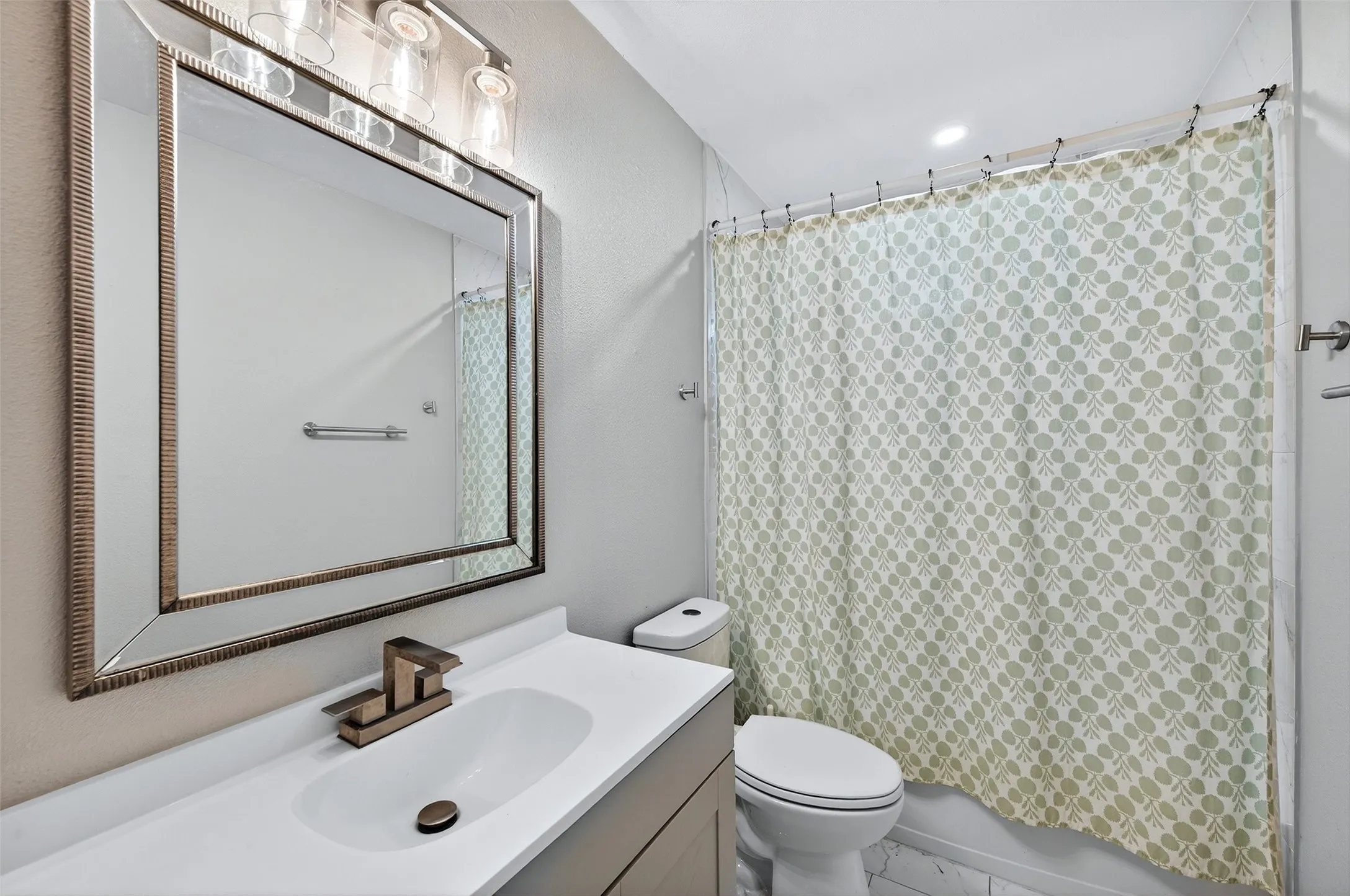 Single Family Residence For Sale in Grayson County , 604 E Summit Street, Sherman, Texas 75090, 4 Bedroom, 3 Bathroom, Garage spaces, 1,482 Sqft, built in 1960, mls#21389353, Real Estate Agent in Sherman, Homes For Sale in Grayson county, Homes For Sale in Sherman, Realtor in Sherman Texas, Real Estate Brokerage Independent Realty Texas, Luminita Cordes Realtor