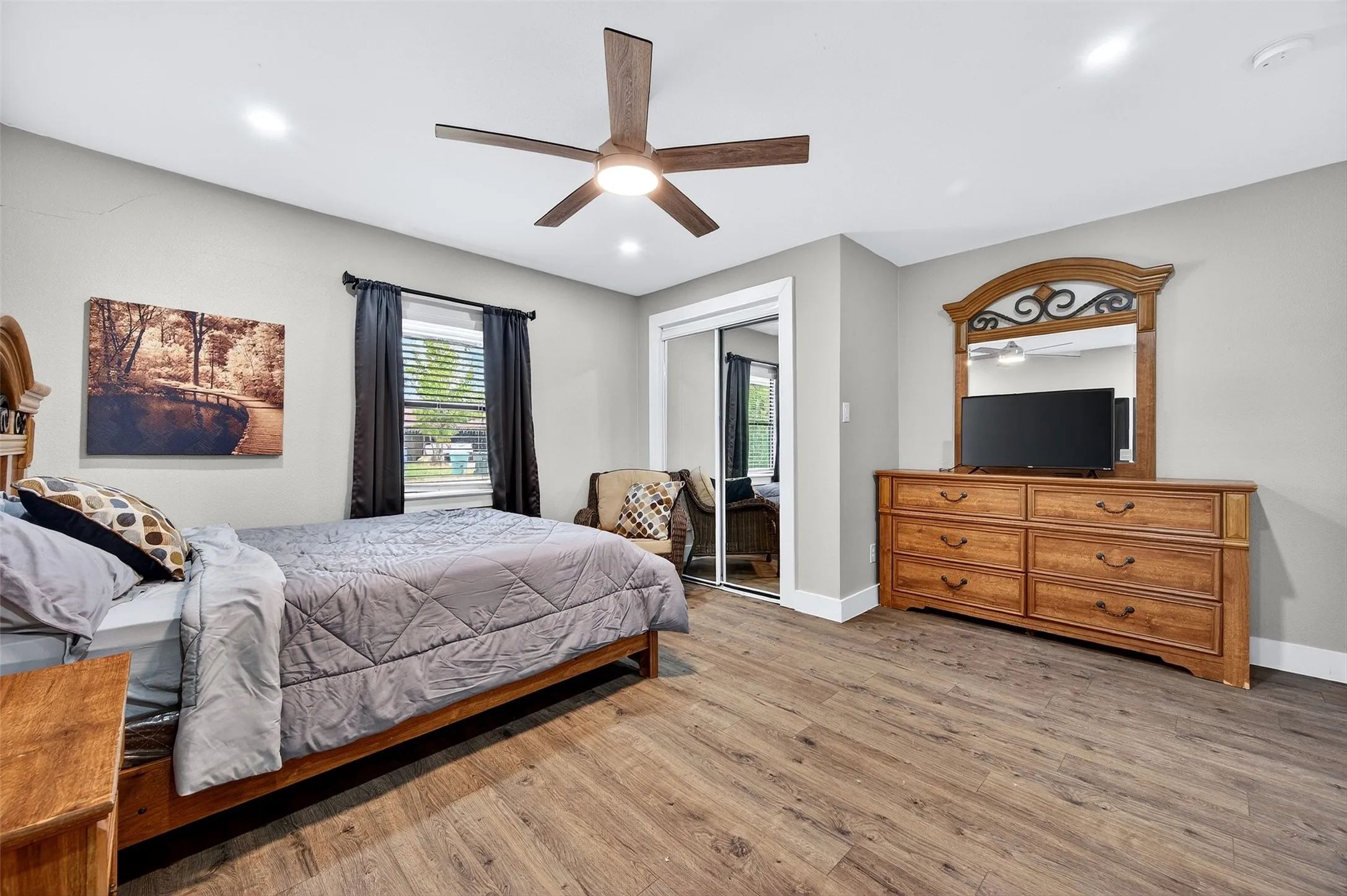 Single Family Residence For Sale in Grayson County , 604 E Summit Street, Sherman, Texas 75090, 4 Bedroom, 3 Bathroom, Garage spaces, 1,482 Sqft, built in 1960, mls#21389353, Real Estate Agent in Sherman, Homes For Sale in Grayson county, Homes For Sale in Sherman, Realtor in Sherman Texas, Real Estate Brokerage Independent Realty Texas, Luminita Cordes Realtor
