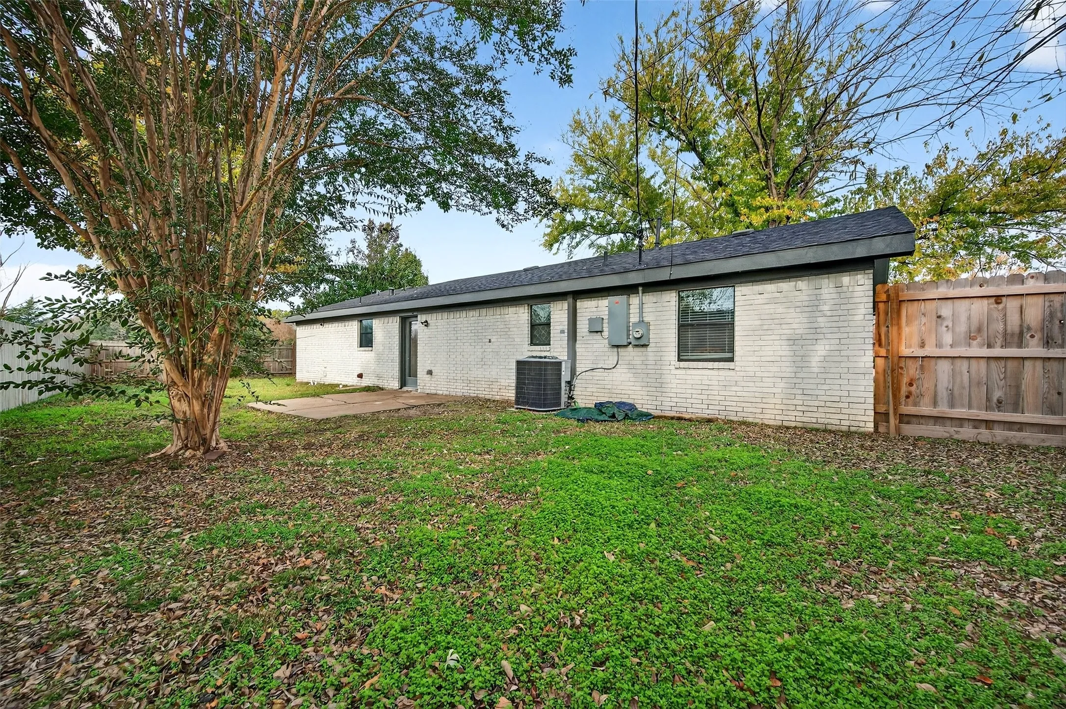 Single Family Residence For Sale in Grayson County , 604 E Summit Street, Sherman, Texas 75090, 4 Bedroom, 3 Bathroom, Garage spaces, 1,482 Sqft, built in 1960, mls#21389353, Real Estate Agent in Sherman, Homes For Sale in Grayson county, Homes For Sale in Sherman, Realtor in Sherman Texas, Real Estate Brokerage Independent Realty Texas, Luminita Cordes Realtor