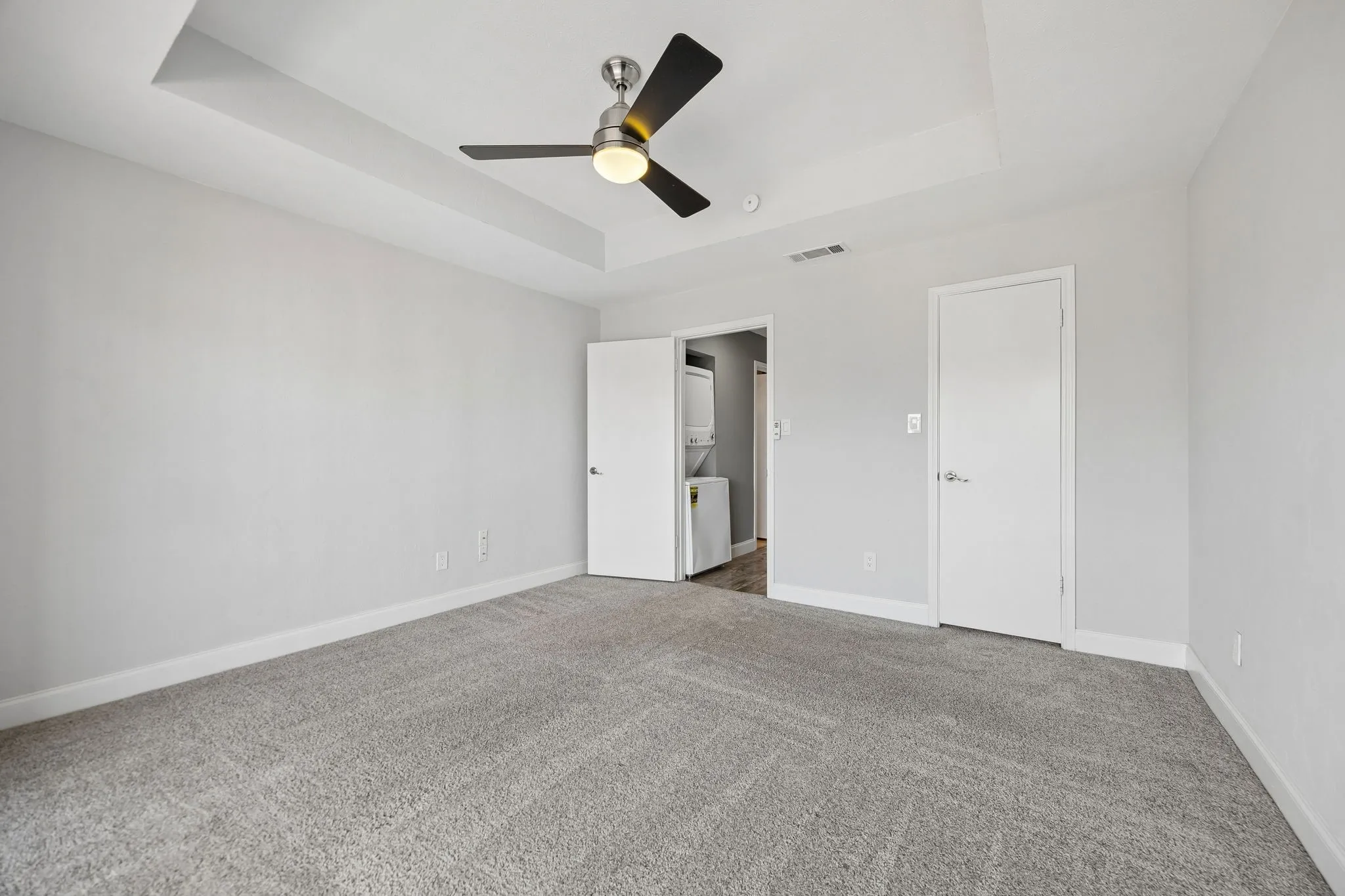 Condominium For Rent in Dallas County , 5100 Verde Valley Lane 143, Dallas, Texas 75254, 2 Bedroom, 2 Bathroom, Garage spaces, 1,013 Sqft, built in 1982, mls#21388932, Real Estate Agent in Dallas, Homes For Rent in Dallas county, Homes For Rent in Dallas, Realtor in Dallas Texas, Real Estate Brokerage Independent Realty Texas, Luminita Cordes Realtor