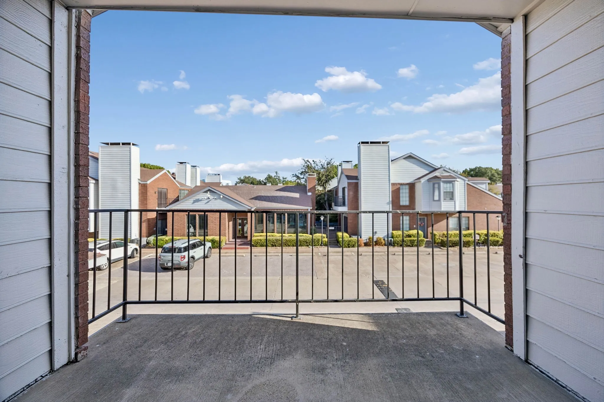 Condominium For Rent in Dallas County , 5100 Verde Valley Lane 143, Dallas, Texas 75254, 2 Bedroom, 2 Bathroom, Garage spaces, 1,013 Sqft, built in 1982, mls#21388932, Real Estate Agent in Dallas, Homes For Rent in Dallas county, Homes For Rent in Dallas, Realtor in Dallas Texas, Real Estate Brokerage Independent Realty Texas, Luminita Cordes Realtor