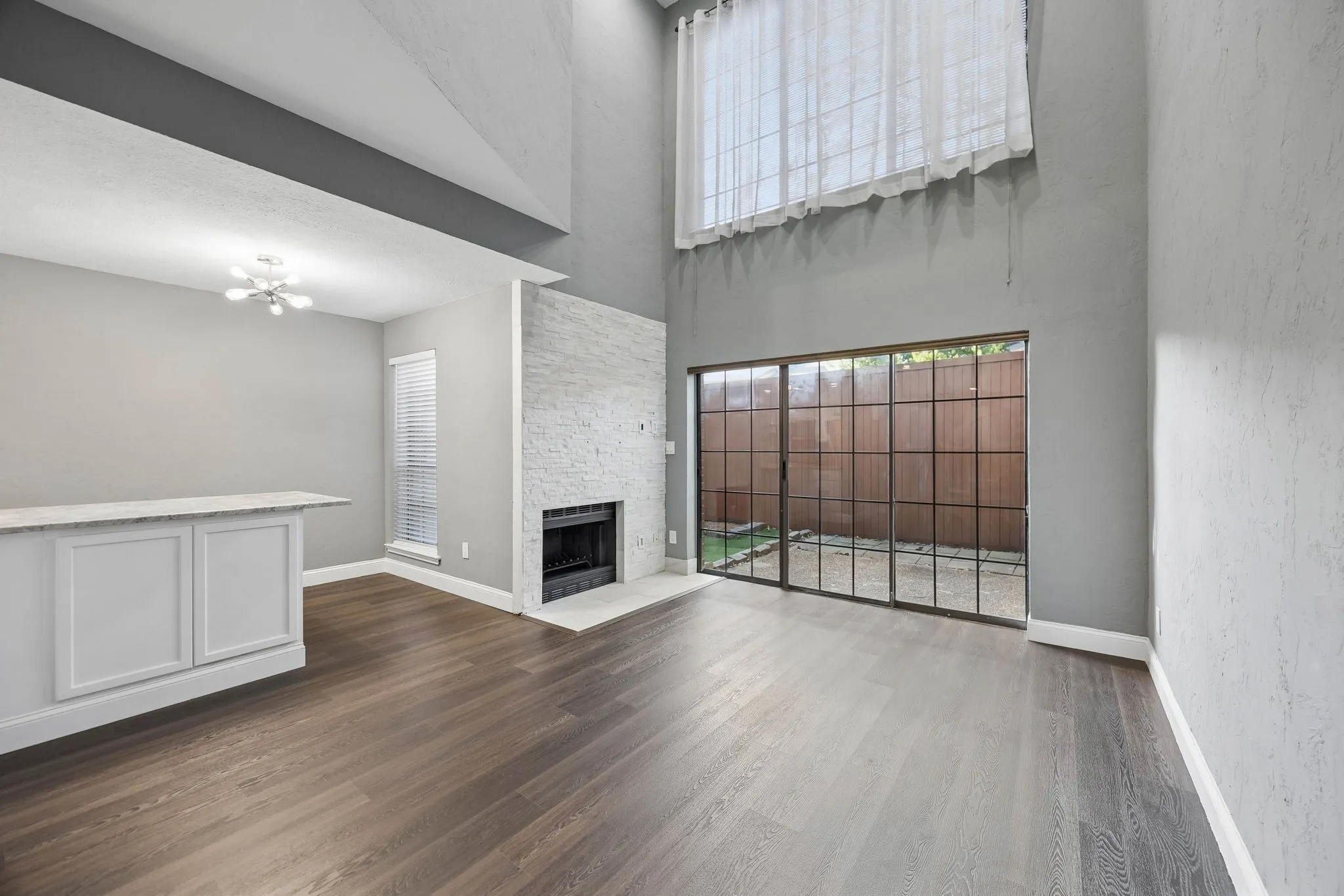 Condominium For Rent in Dallas County , 5100 Verde Valley Lane 143, Dallas, Texas 75254, 2 Bedroom, 2 Bathroom, Garage spaces, 1,013 Sqft, built in 1982, mls#21388932, Real Estate Agent in Dallas, Homes For Rent in Dallas county, Homes For Rent in Dallas, Realtor in Dallas Texas, Real Estate Brokerage Independent Realty Texas, Luminita Cordes Realtor