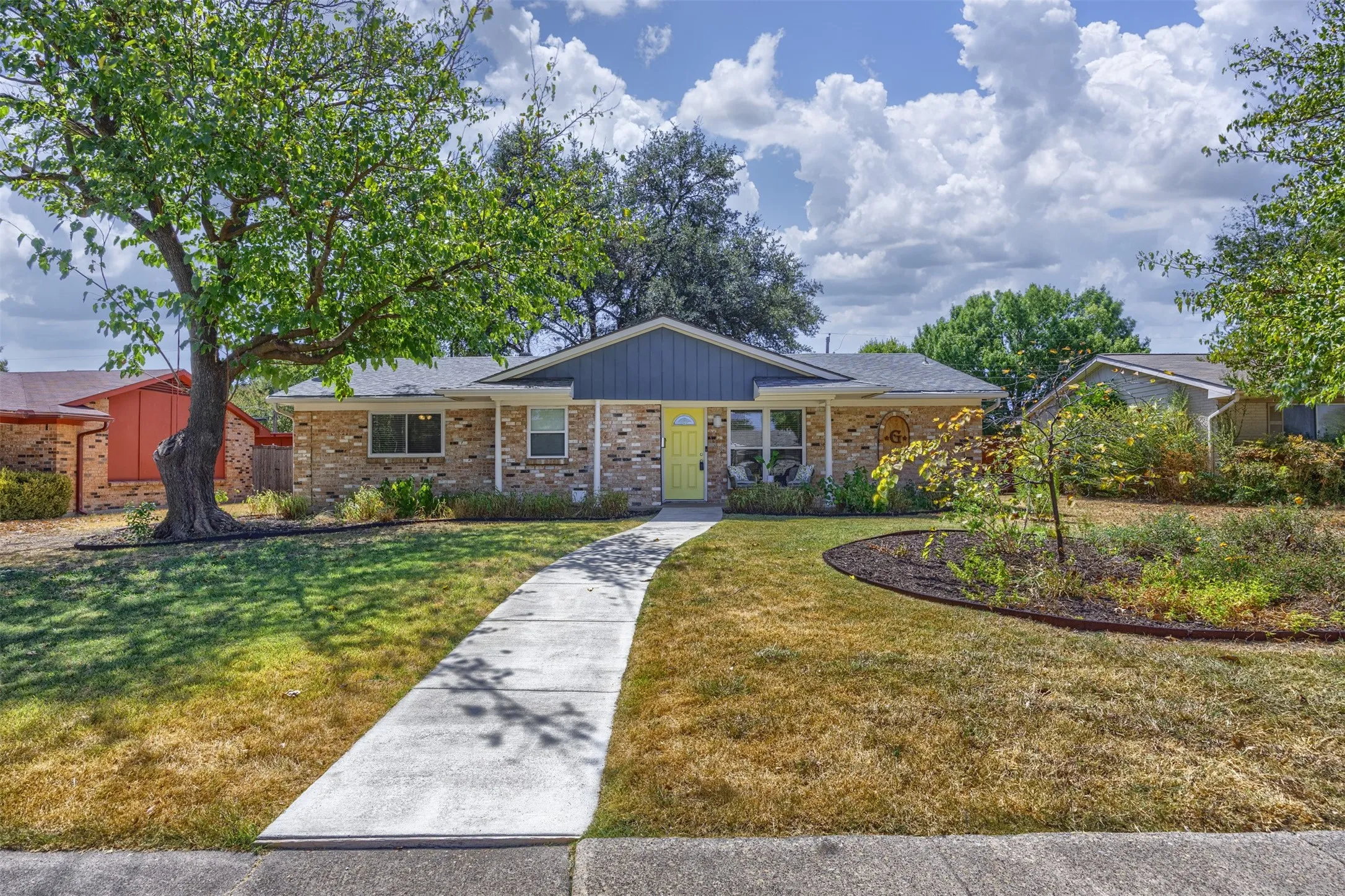 Single Family Residence For Sale in Dallas County , 1118 Pacific Drive, Richardson, Texas 75081, 3 Bedroom, 2 Bathroom, 2 Garage spaces, 1,359 Sqft, built in 1964, mls#21388042, Real Estate Agent in Richardson, Homes For Sale in Dallas county, Homes For Sale in Richardson, Realtor in Richardson Texas, Real Estate Brokerage Independent Realty Texas, Luminita Cordes Realtor