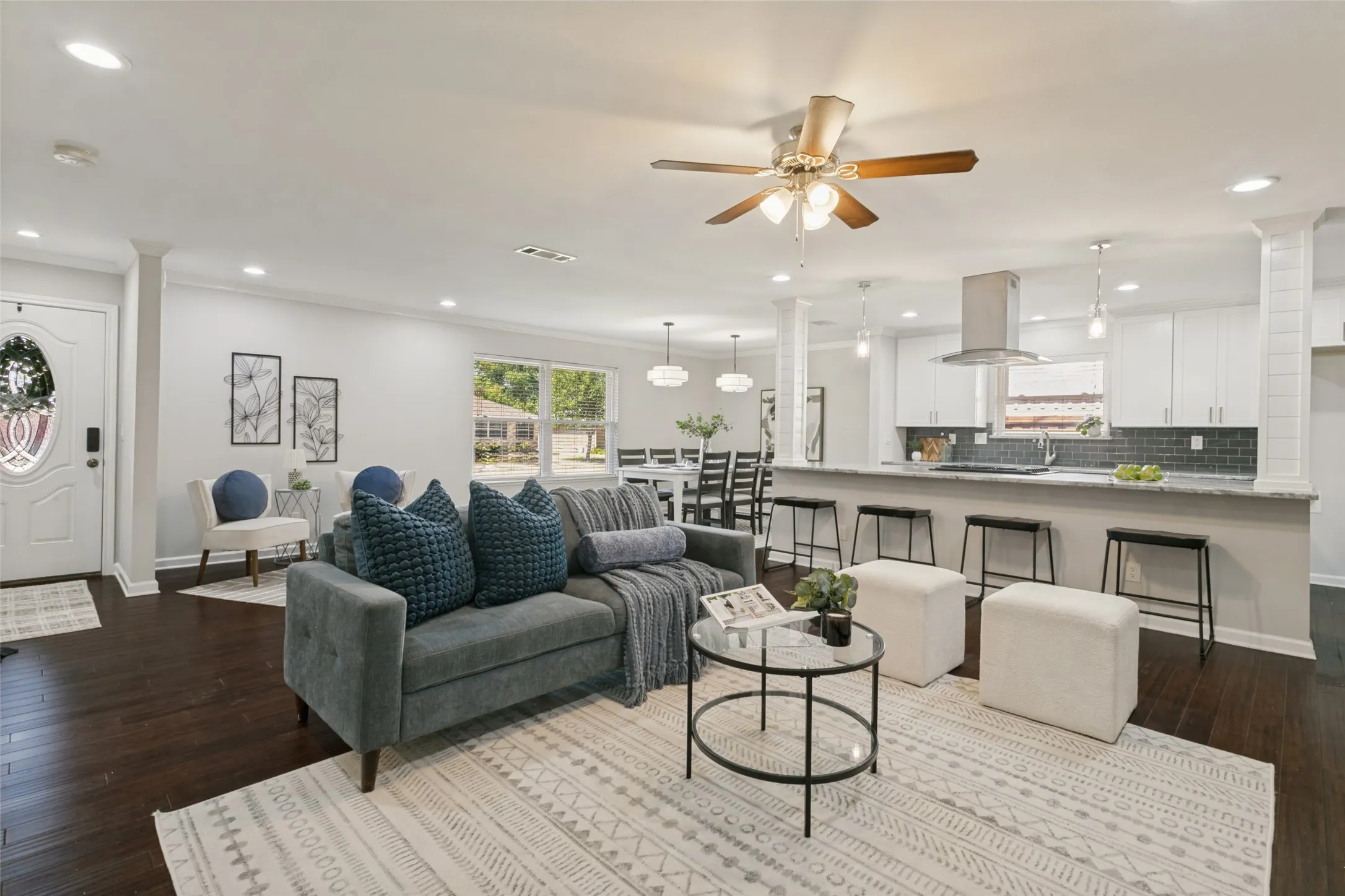Single Family Residence For Sale in Dallas County , 1728 Mapleton Drive, Dallas, Texas 75228, 4 Bedroom, 2 Bathroom, 2 Garage spaces, 2,142 Sqft, built in 1961, mls#21388979, Real Estate Agent in Dallas, Homes For Sale in Dallas county, Homes For Sale in Dallas, Realtor in Dallas Texas, Real Estate Brokerage Independent Realty Texas, Luminita Cordes Realtor