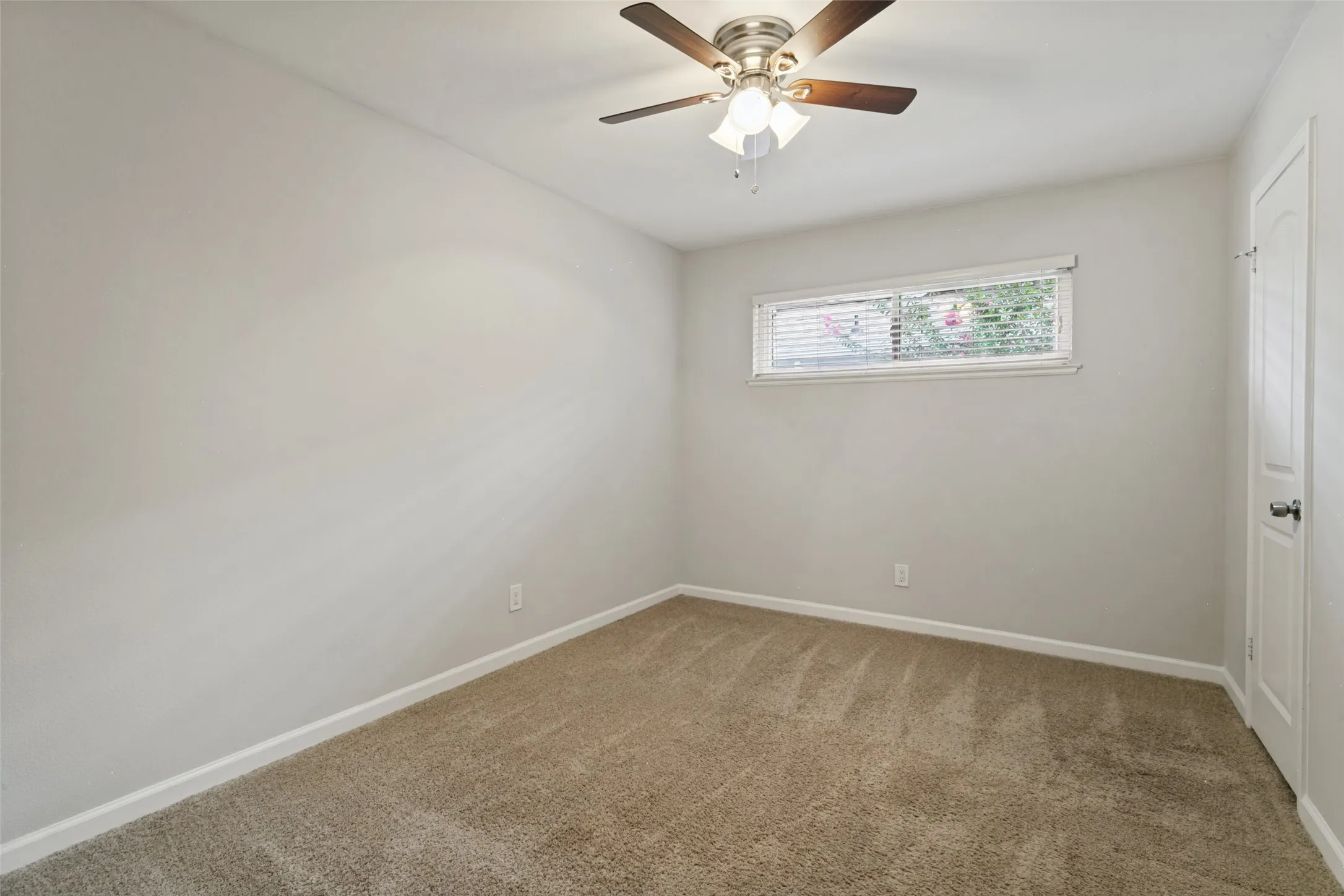 Single Family Residence For Sale in Dallas County , 1728 Mapleton Drive, Dallas, Texas 75228, 4 Bedroom, 2 Bathroom, 2 Garage spaces, 2,142 Sqft, built in 1961, mls#21388979, Real Estate Agent in Dallas, Homes For Sale in Dallas county, Homes For Sale in Dallas, Realtor in Dallas Texas, Real Estate Brokerage Independent Realty Texas, Luminita Cordes Realtor