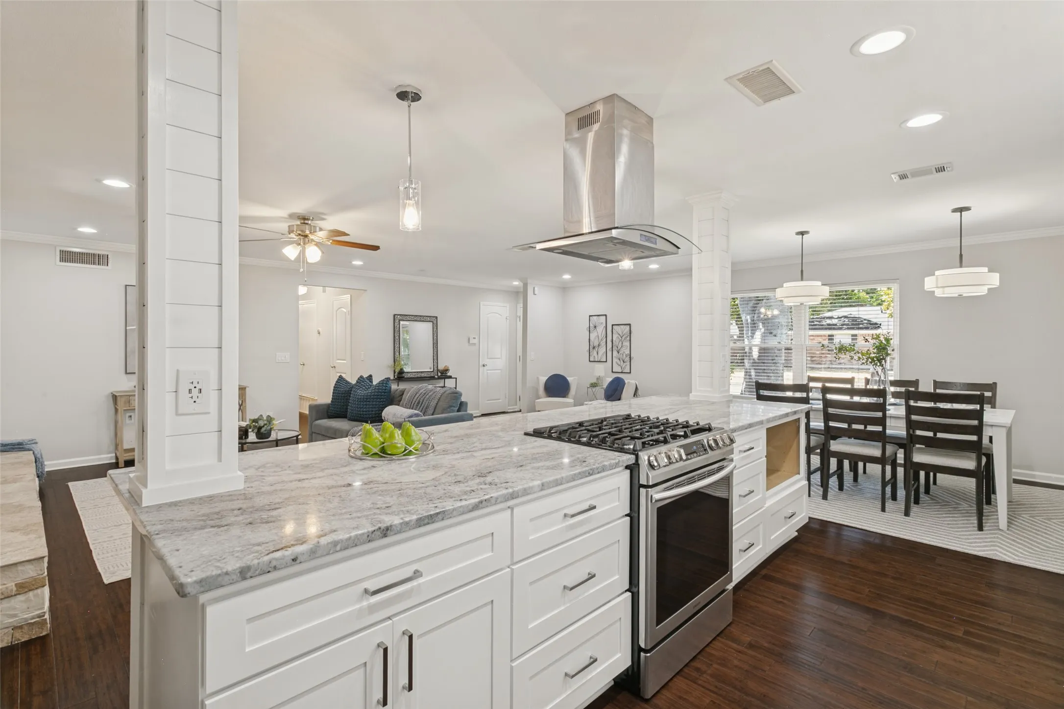 Single Family Residence For Sale in Dallas County , 1728 Mapleton Drive, Dallas, Texas 75228, 4 Bedroom, 2 Bathroom, 2 Garage spaces, 2,142 Sqft, built in 1961, mls#21388979, Real Estate Agent in Dallas, Homes For Sale in Dallas county, Homes For Sale in Dallas, Realtor in Dallas Texas, Real Estate Brokerage Independent Realty Texas, Luminita Cordes Realtor