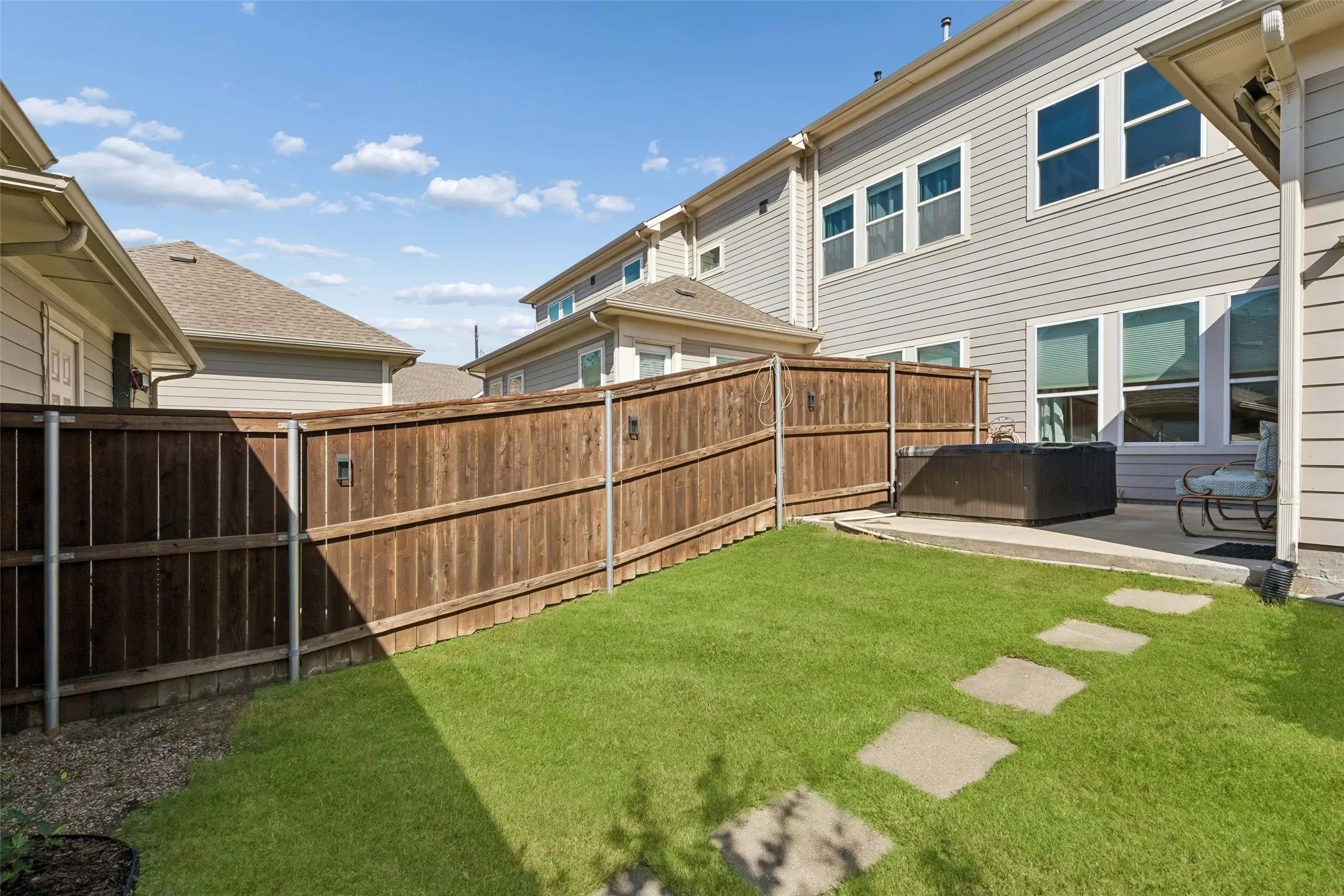 Townhouse For Sale in Denton County , 1016 Gardenia Street, Carrollton, Texas 75007, 2 Bedroom, 3 Bathroom, 2 Garage spaces, 2,050 Sqft, built in 2016, mls#21383637, Real Estate Agent in Carrollton, Homes For Sale in Denton county, Homes For Sale in Carrollton, Realtor in Carrollton Texas, Real Estate Brokerage Independent Realty Texas, Luminita Cordes Realtor