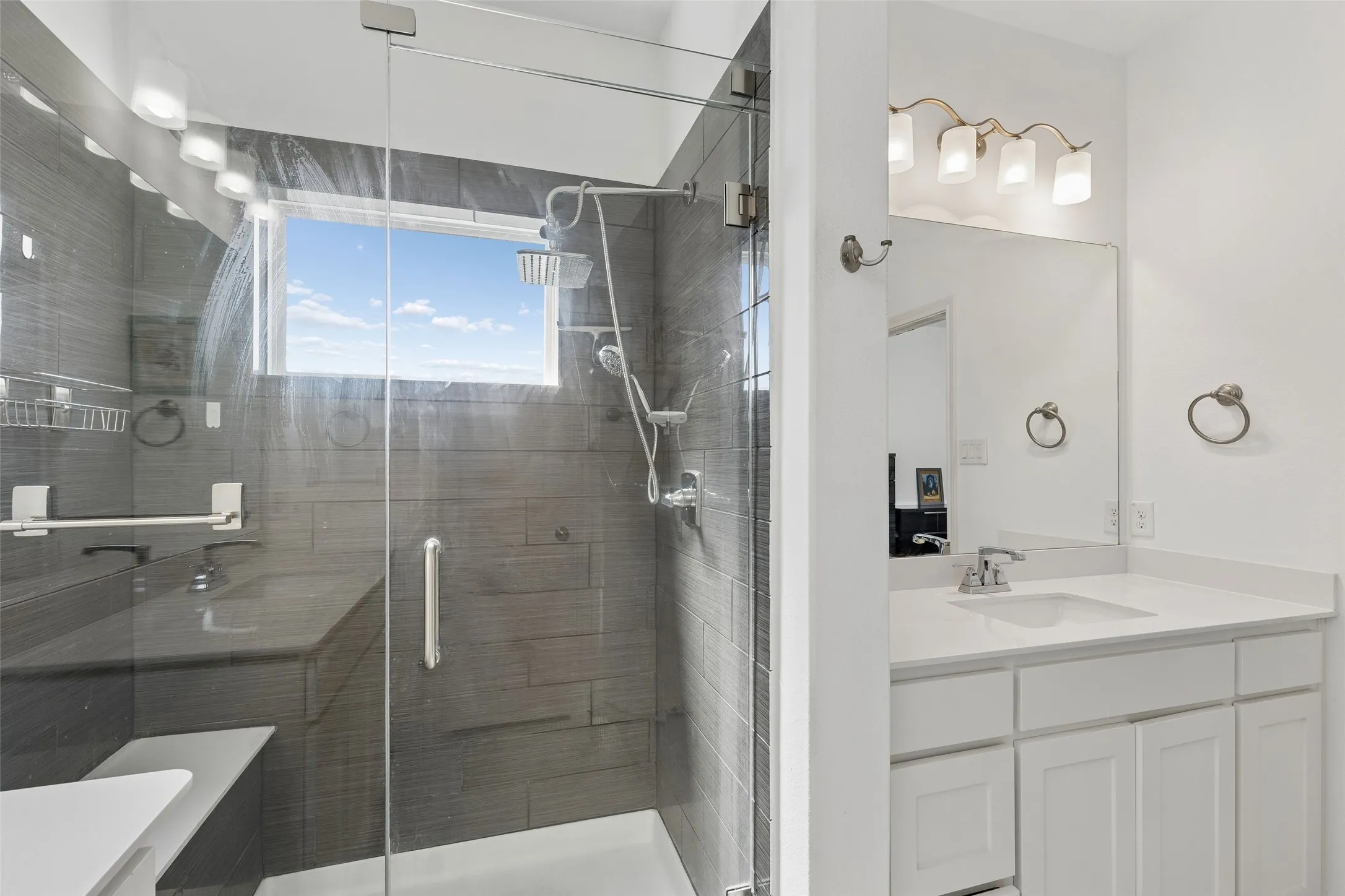 Townhouse For Sale in Denton County , 1016 Gardenia Street, Carrollton, Texas 75007, 2 Bedroom, 3 Bathroom, 2 Garage spaces, 2,050 Sqft, built in 2016, mls#21383637, Real Estate Agent in Carrollton, Homes For Sale in Denton county, Homes For Sale in Carrollton, Realtor in Carrollton Texas, Real Estate Brokerage Independent Realty Texas, Luminita Cordes Realtor