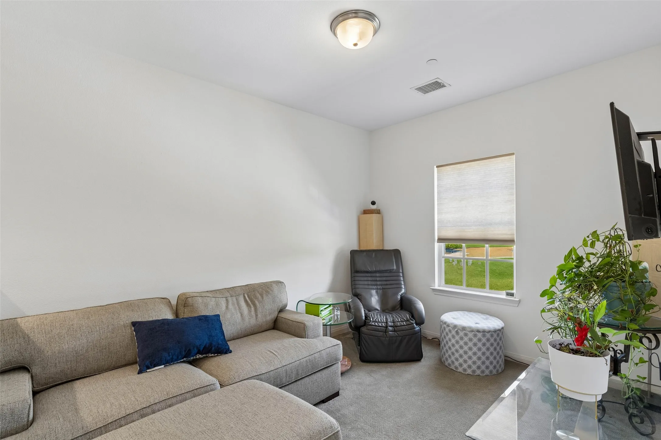 Townhouse For Sale in Denton County , 1016 Gardenia Street, Carrollton, Texas 75007, 2 Bedroom, 3 Bathroom, 2 Garage spaces, 2,050 Sqft, built in 2016, mls#21383637, Real Estate Agent in Carrollton, Homes For Sale in Denton county, Homes For Sale in Carrollton, Realtor in Carrollton Texas, Real Estate Brokerage Independent Realty Texas, Luminita Cordes Realtor
