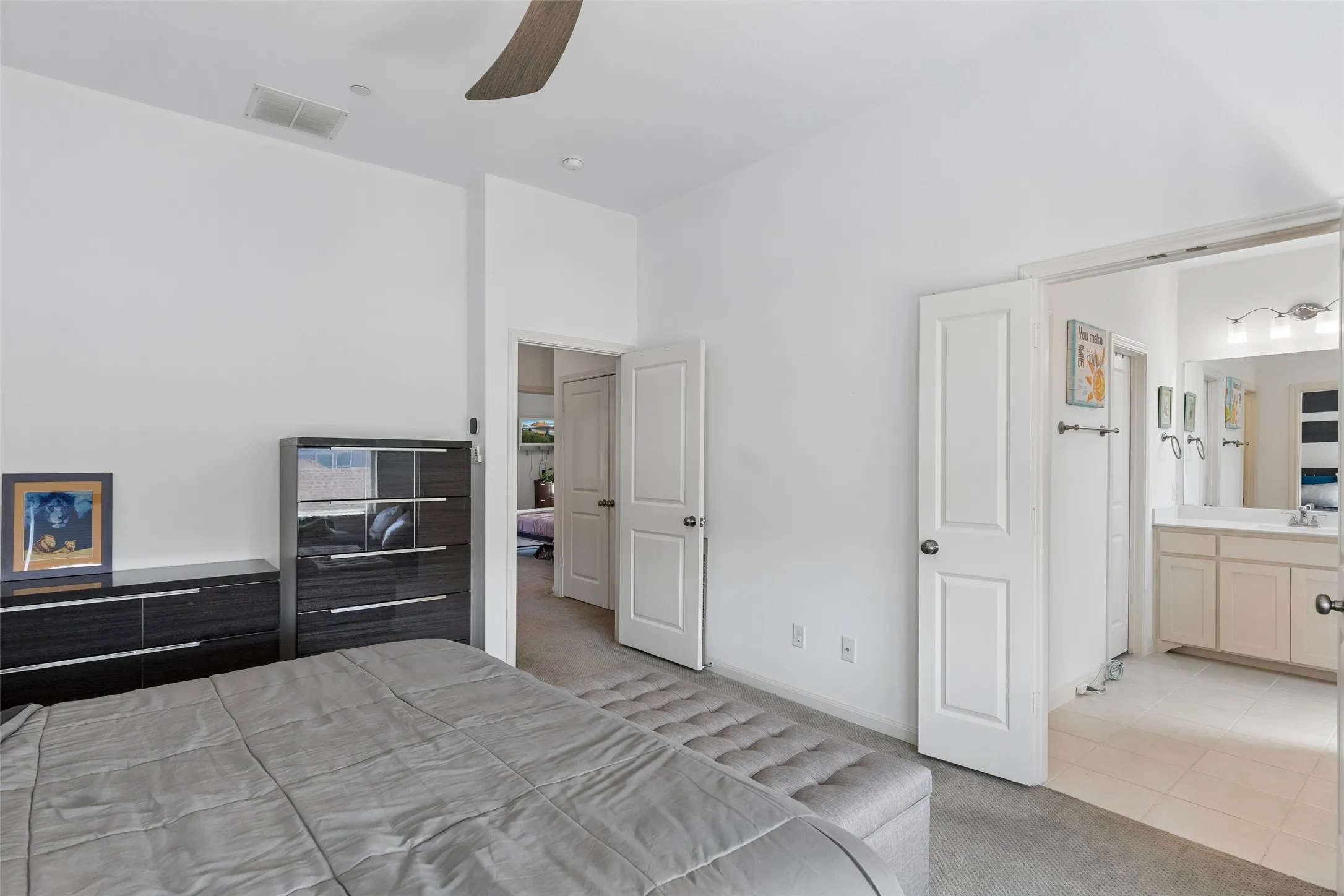 Townhouse For Sale in Denton County , 1016 Gardenia Street, Carrollton, Texas 75007, 2 Bedroom, 3 Bathroom, 2 Garage spaces, 2,050 Sqft, built in 2016, mls#21383637, Real Estate Agent in Carrollton, Homes For Sale in Denton county, Homes For Sale in Carrollton, Realtor in Carrollton Texas, Real Estate Brokerage Independent Realty Texas, Luminita Cordes Realtor