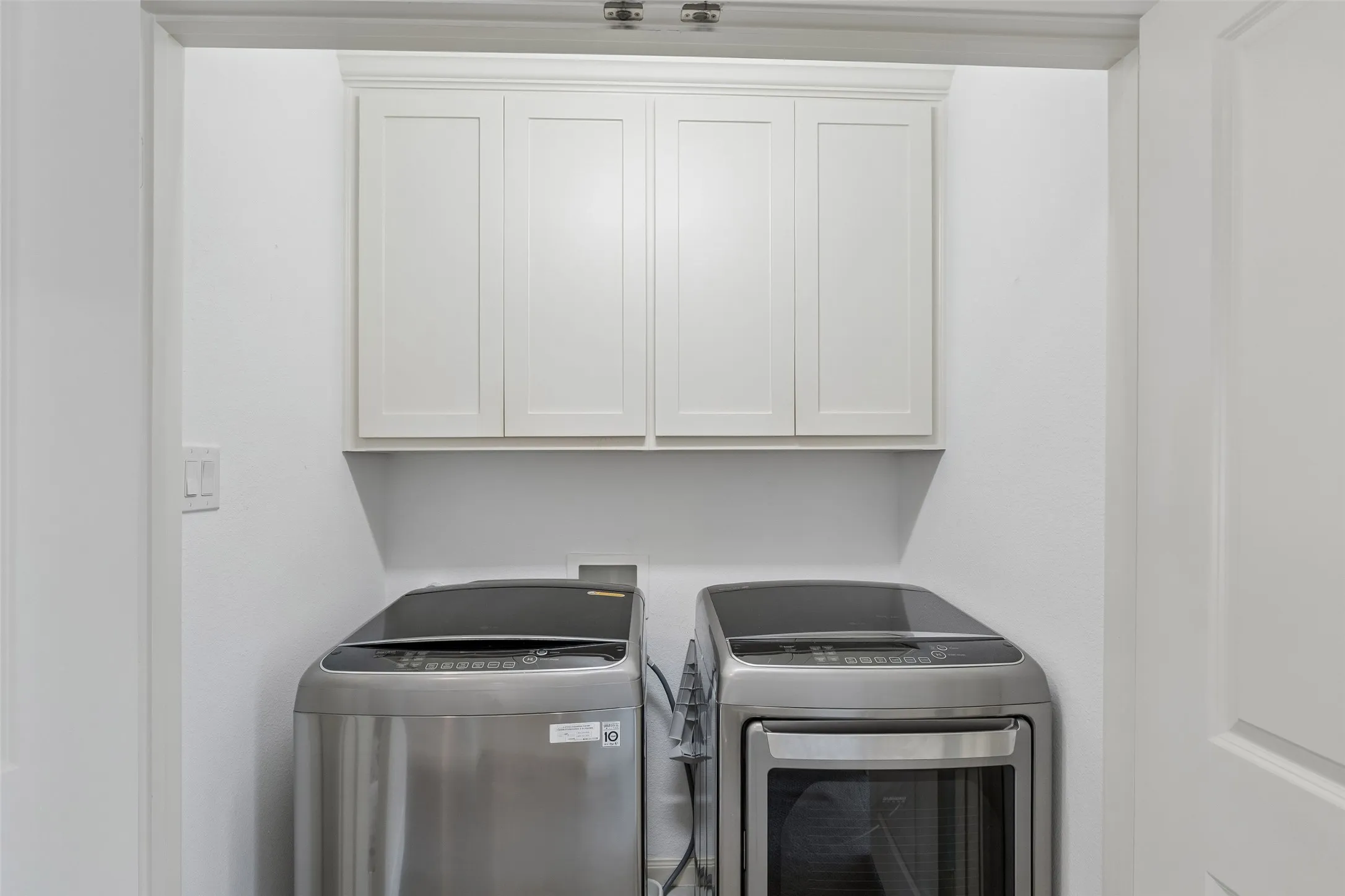 Townhouse For Sale in Denton County , 1016 Gardenia Street, Carrollton, Texas 75007, 2 Bedroom, 3 Bathroom, 2 Garage spaces, 2,050 Sqft, built in 2016, mls#21383637, Real Estate Agent in Carrollton, Homes For Sale in Denton county, Homes For Sale in Carrollton, Realtor in Carrollton Texas, Real Estate Brokerage Independent Realty Texas, Luminita Cordes Realtor