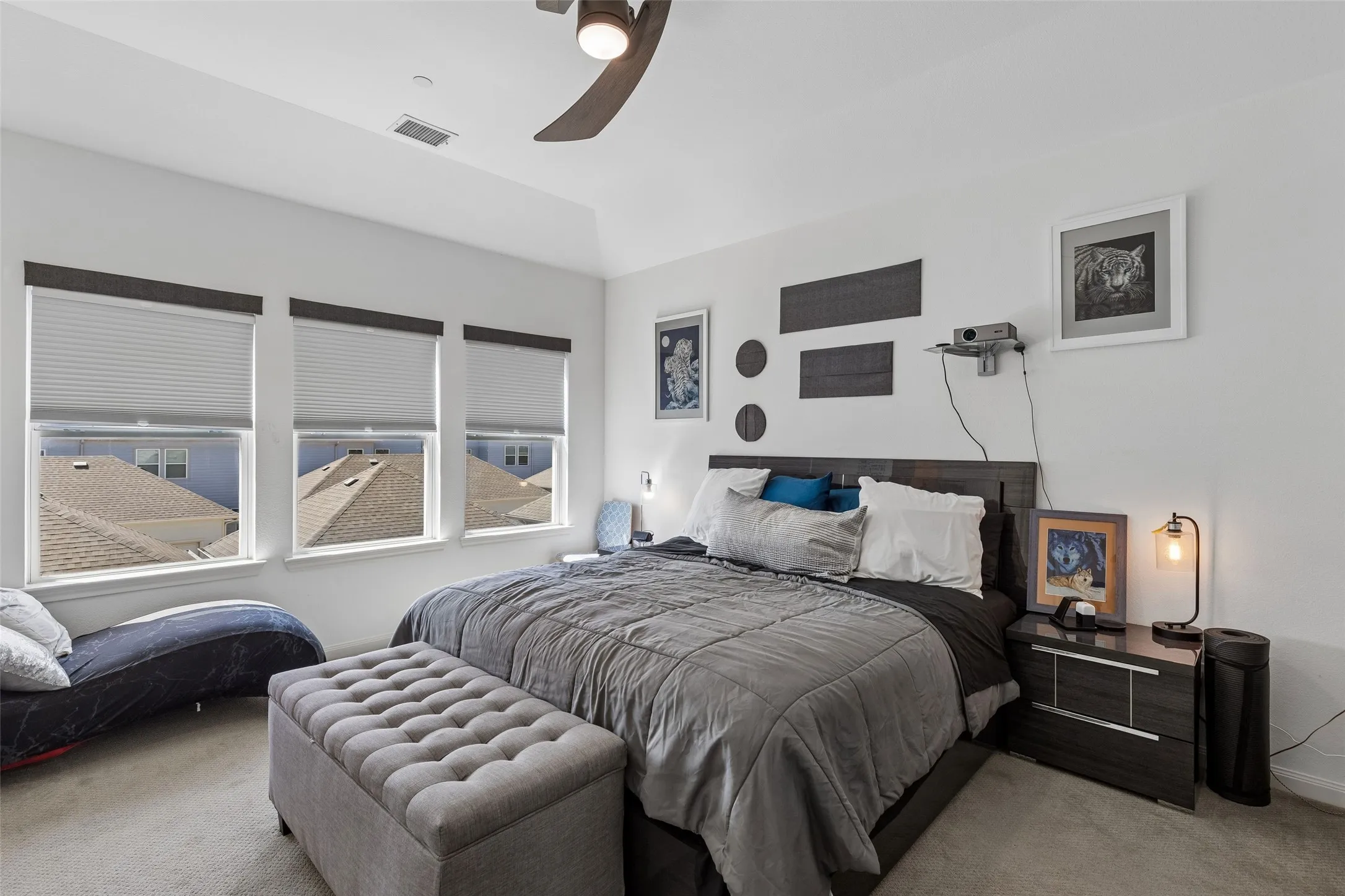 Townhouse For Sale in Denton County , 1016 Gardenia Street, Carrollton, Texas 75007, 2 Bedroom, 3 Bathroom, 2 Garage spaces, 2,050 Sqft, built in 2016, mls#21383637, Real Estate Agent in Carrollton, Homes For Sale in Denton county, Homes For Sale in Carrollton, Realtor in Carrollton Texas, Real Estate Brokerage Independent Realty Texas, Luminita Cordes Realtor