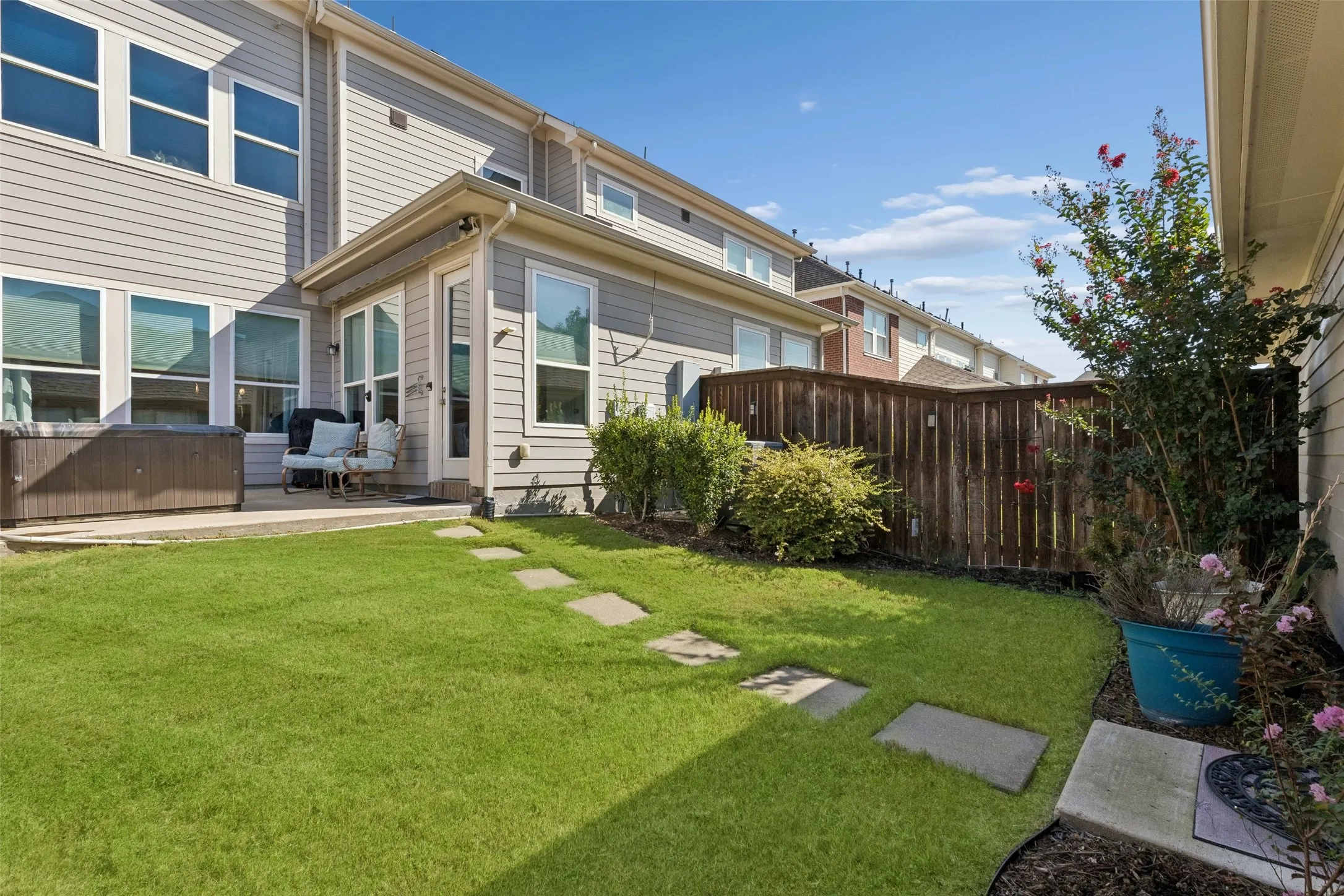 Townhouse For Sale in Denton County , 1016 Gardenia Street, Carrollton, Texas 75007, 2 Bedroom, 3 Bathroom, 2 Garage spaces, 2,050 Sqft, built in 2016, mls#21383637, Real Estate Agent in Carrollton, Homes For Sale in Denton county, Homes For Sale in Carrollton, Realtor in Carrollton Texas, Real Estate Brokerage Independent Realty Texas, Luminita Cordes Realtor