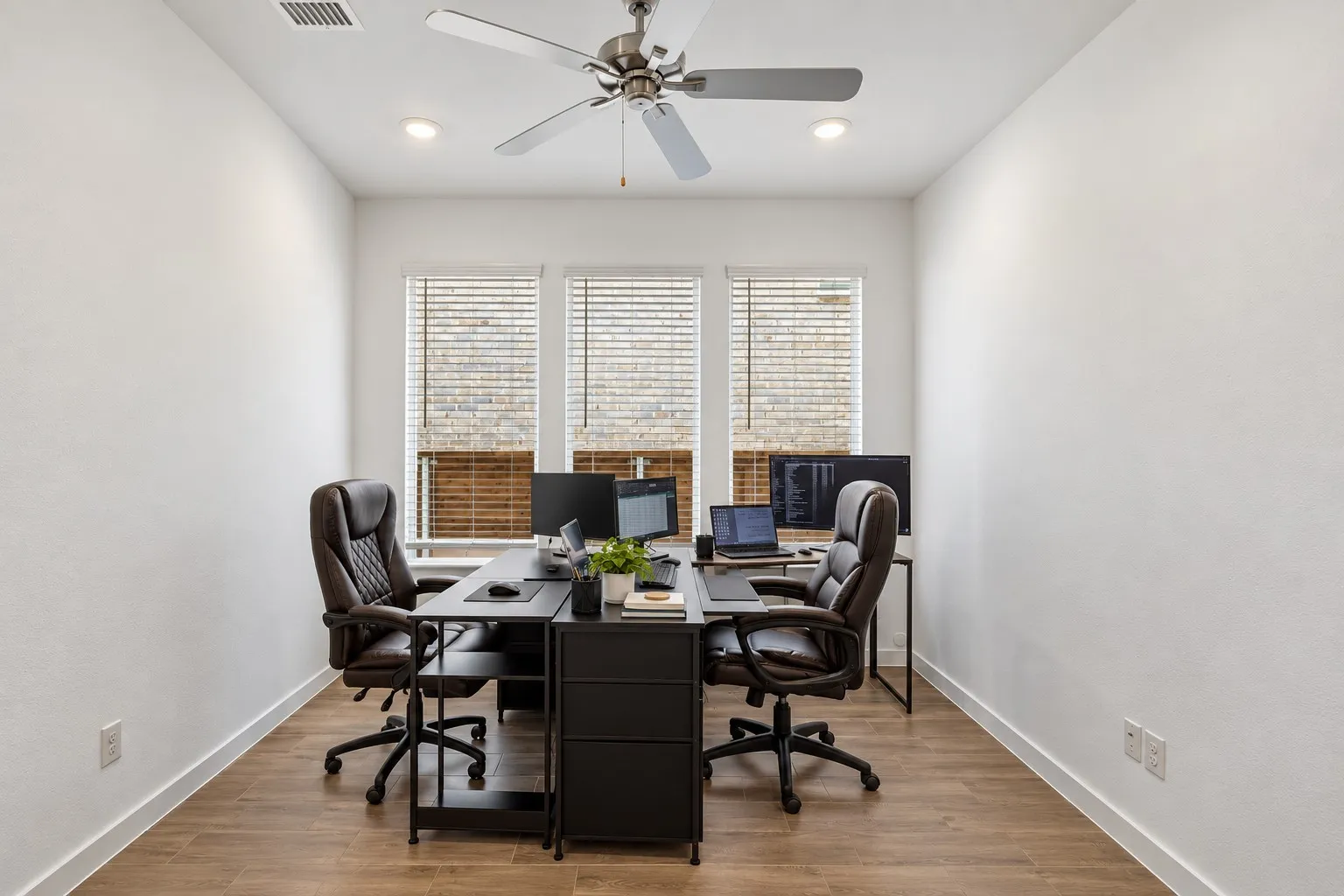 Single Family Residence For Sale in Dallas County , 3617 Swan Shadow, Mesquite, Texas 75181, 5 Bedroom, 4 Bathroom, 2 Garage spaces, 3,275 Sqft, built in 2024, mls#21389177, Real Estate Agent in Mesquite, Homes For Sale in Dallas county, Homes For Sale in Mesquite, Realtor in Mesquite Texas, Real Estate Brokerage Independent Realty Texas, Luminita Cordes Realtor