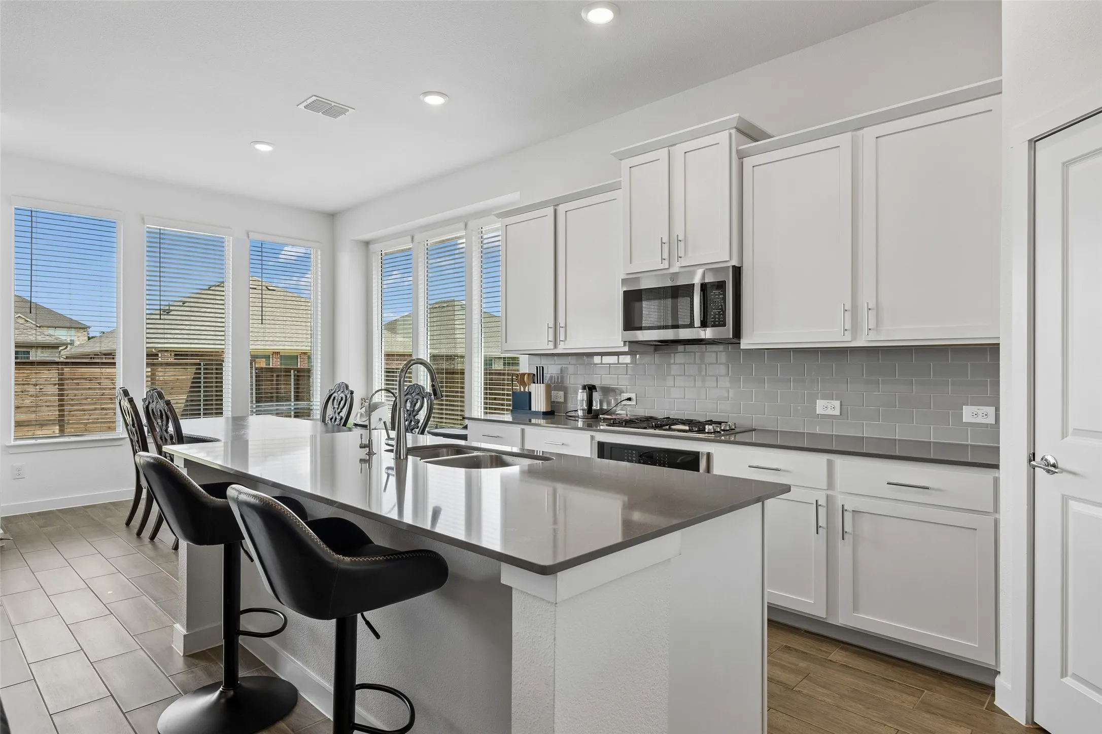 Single Family Residence For Sale in Dallas County , 3617 Swan Shadow, Mesquite, Texas 75181, 5 Bedroom, 4 Bathroom, 2 Garage spaces, 3,275 Sqft, built in 2024, mls#21389177, Real Estate Agent in Mesquite, Homes For Sale in Dallas county, Homes For Sale in Mesquite, Realtor in Mesquite Texas, Real Estate Brokerage Independent Realty Texas, Luminita Cordes Realtor