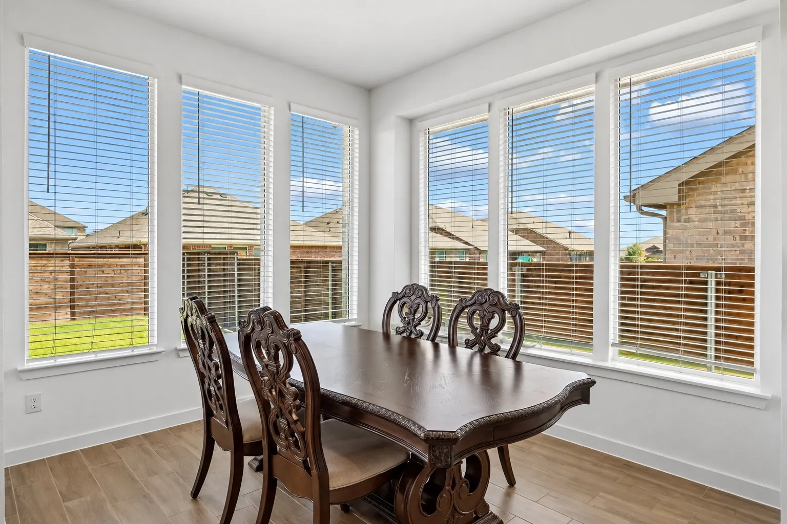 Single Family Residence For Sale in Dallas County , 3617 Swan Shadow, Mesquite, Texas 75181, 5 Bedroom, 4 Bathroom, 2 Garage spaces, 3,275 Sqft, built in 2024, mls#21389177, Real Estate Agent in Mesquite, Homes For Sale in Dallas county, Homes For Sale in Mesquite, Realtor in Mesquite Texas, Real Estate Brokerage Independent Realty Texas, Luminita Cordes Realtor