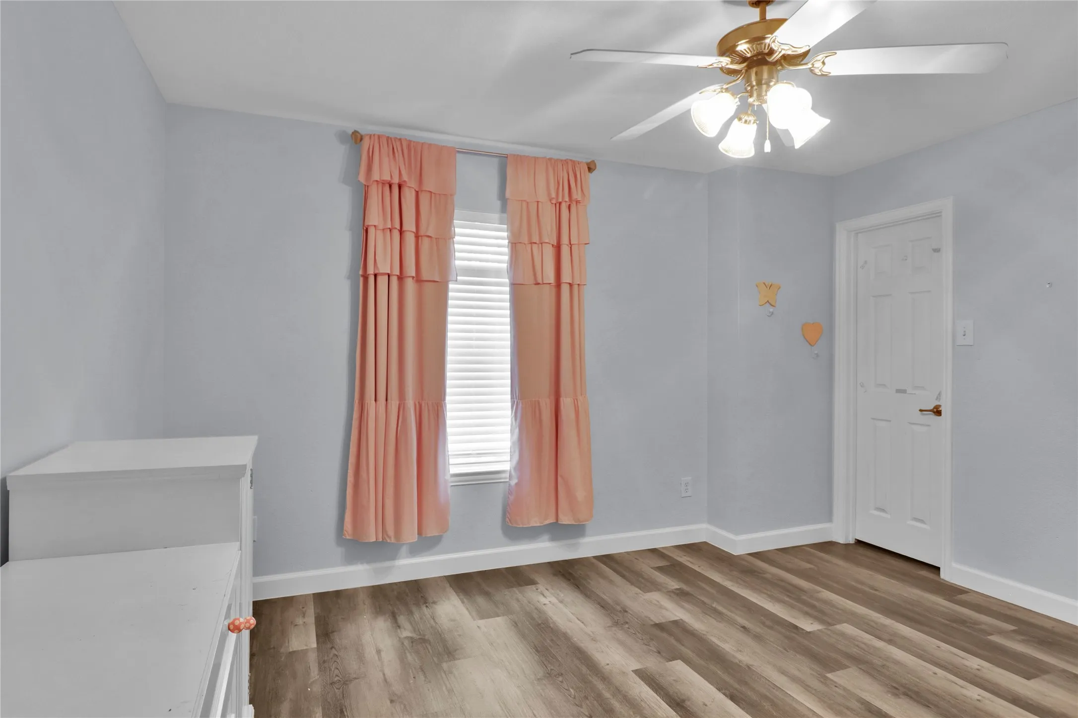 Secondary bedroom