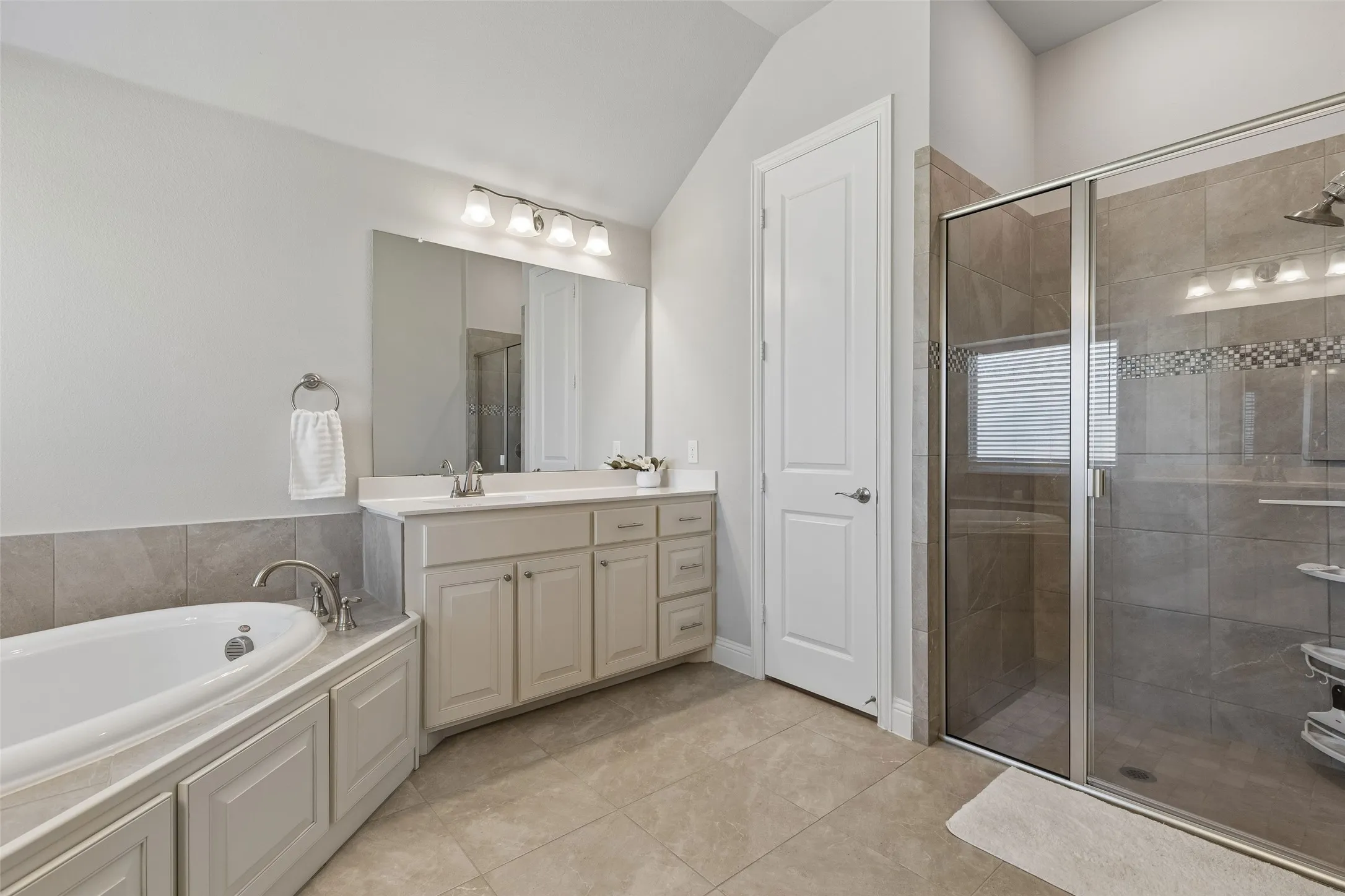 Single Family Residence For Sale in Collin County , 6925 County Road 469, Mc Kinney, Texas 75071, 4 Bedroom, 2 Bathroom, 2 Garage spaces, 2,449 Sqft, built in 2019, mls#21388464, Real Estate Agent in Mc Kinney, Homes For Sale in Collin county, Homes For Sale in Mc Kinney, Realtor in Mc Kinney Texas, Real Estate Brokerage Independent Realty Texas, Luminita Cordes Realtor