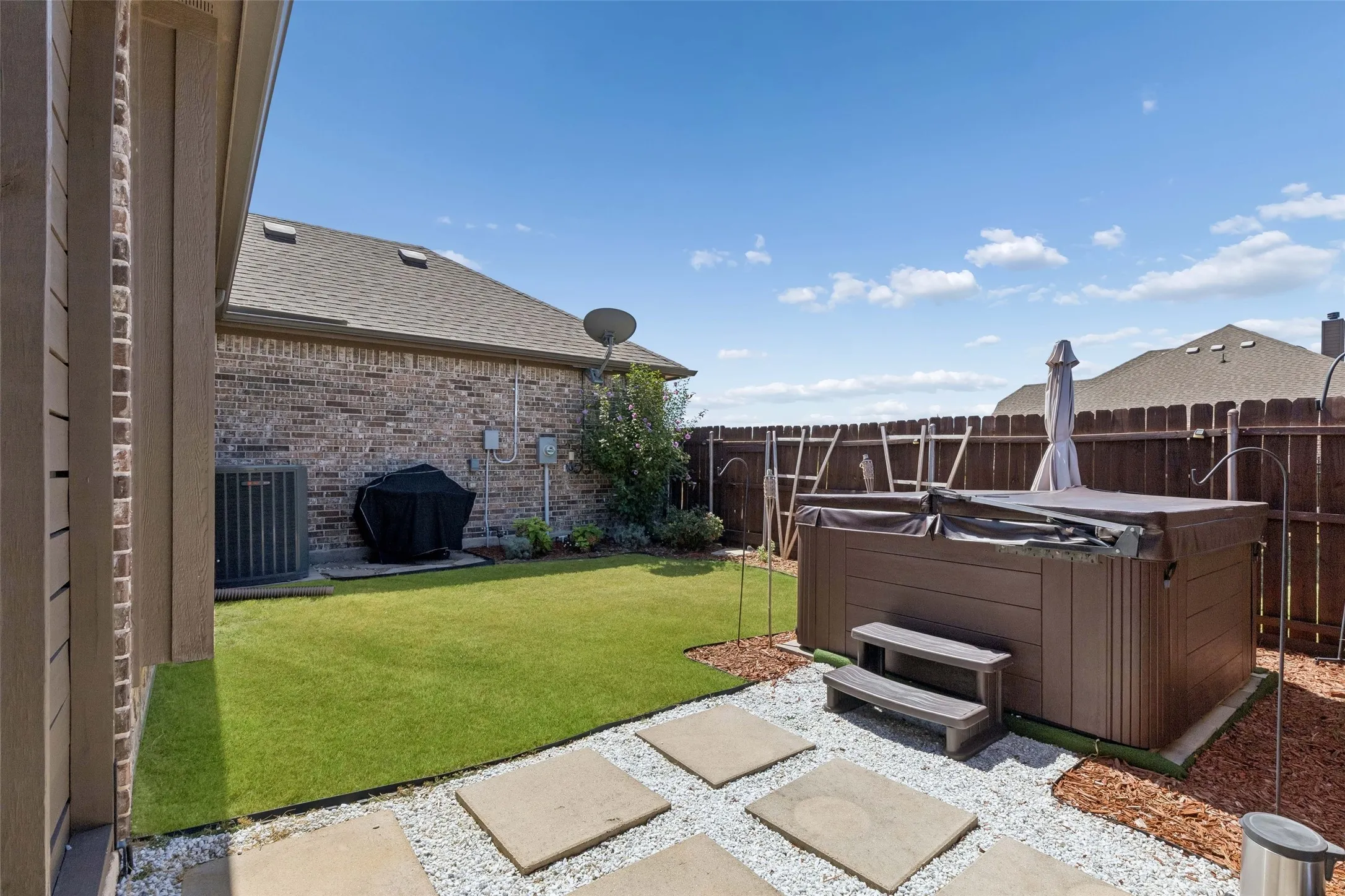Single Family Residence For Sale in Collin County , 6925 County Road 469, Mc Kinney, Texas 75071, 4 Bedroom, 2 Bathroom, 2 Garage spaces, 2,449 Sqft, built in 2019, mls#21388464, Real Estate Agent in Mc Kinney, Homes For Sale in Collin county, Homes For Sale in Mc Kinney, Realtor in Mc Kinney Texas, Real Estate Brokerage Independent Realty Texas, Luminita Cordes Realtor