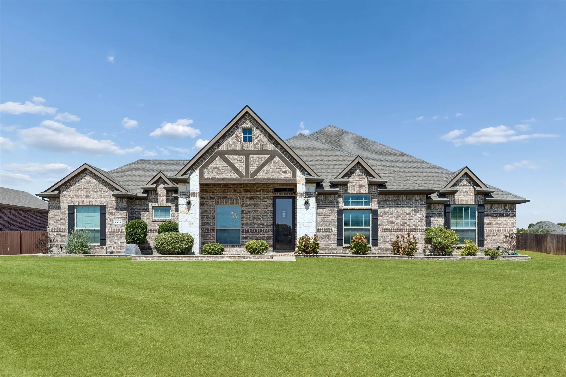 Single Family Residence For Sale in Collin County , 6925 County Road 469, Mc Kinney, Texas 75071, 4 Bedroom, 2 Bathroom, 2 Garage spaces, 2,449 Sqft, built in 2019, mls#21388464, Real Estate Agent in Mc Kinney, Homes For Sale in Collin county, Homes For Sale in Mc Kinney, Realtor in Mc Kinney Texas, Real Estate Brokerage Independent Realty Texas, Luminita Cordes Realtor