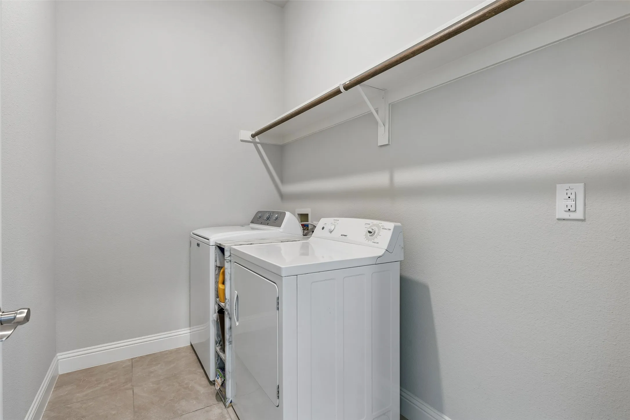 Single Family Residence For Sale in Collin County , 6925 County Road 469, Mc Kinney, Texas 75071, 4 Bedroom, 2 Bathroom, 2 Garage spaces, 2,449 Sqft, built in 2019, mls#21388464, Real Estate Agent in Mc Kinney, Homes For Sale in Collin county, Homes For Sale in Mc Kinney, Realtor in Mc Kinney Texas, Real Estate Brokerage Independent Realty Texas, Luminita Cordes Realtor